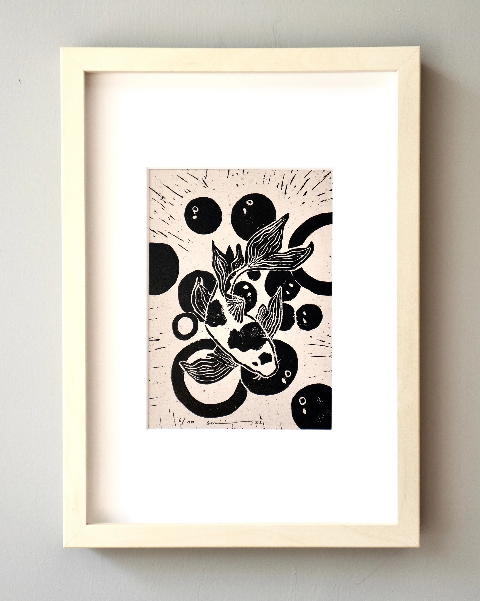 koi // çerçeveli linol baskı