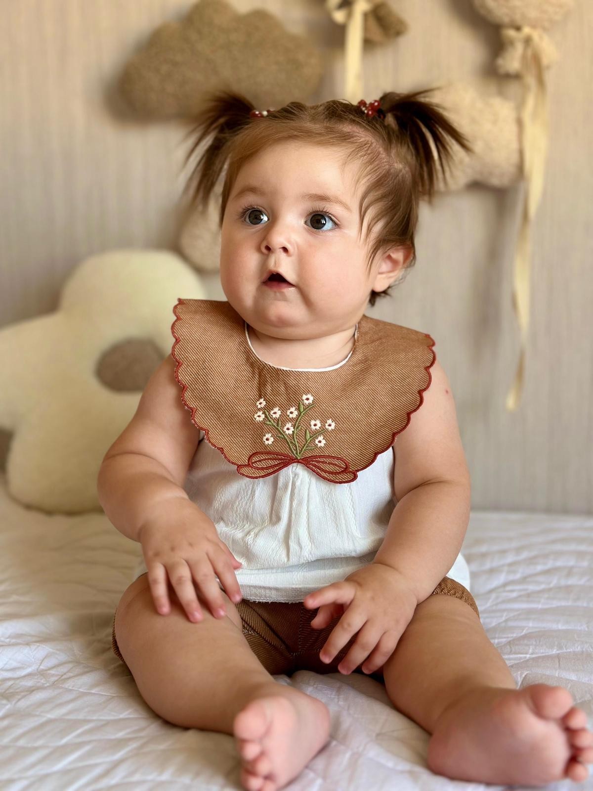Kız Bebek Nakışlı Yakalı Şortlu İkili Takım - kahverengi