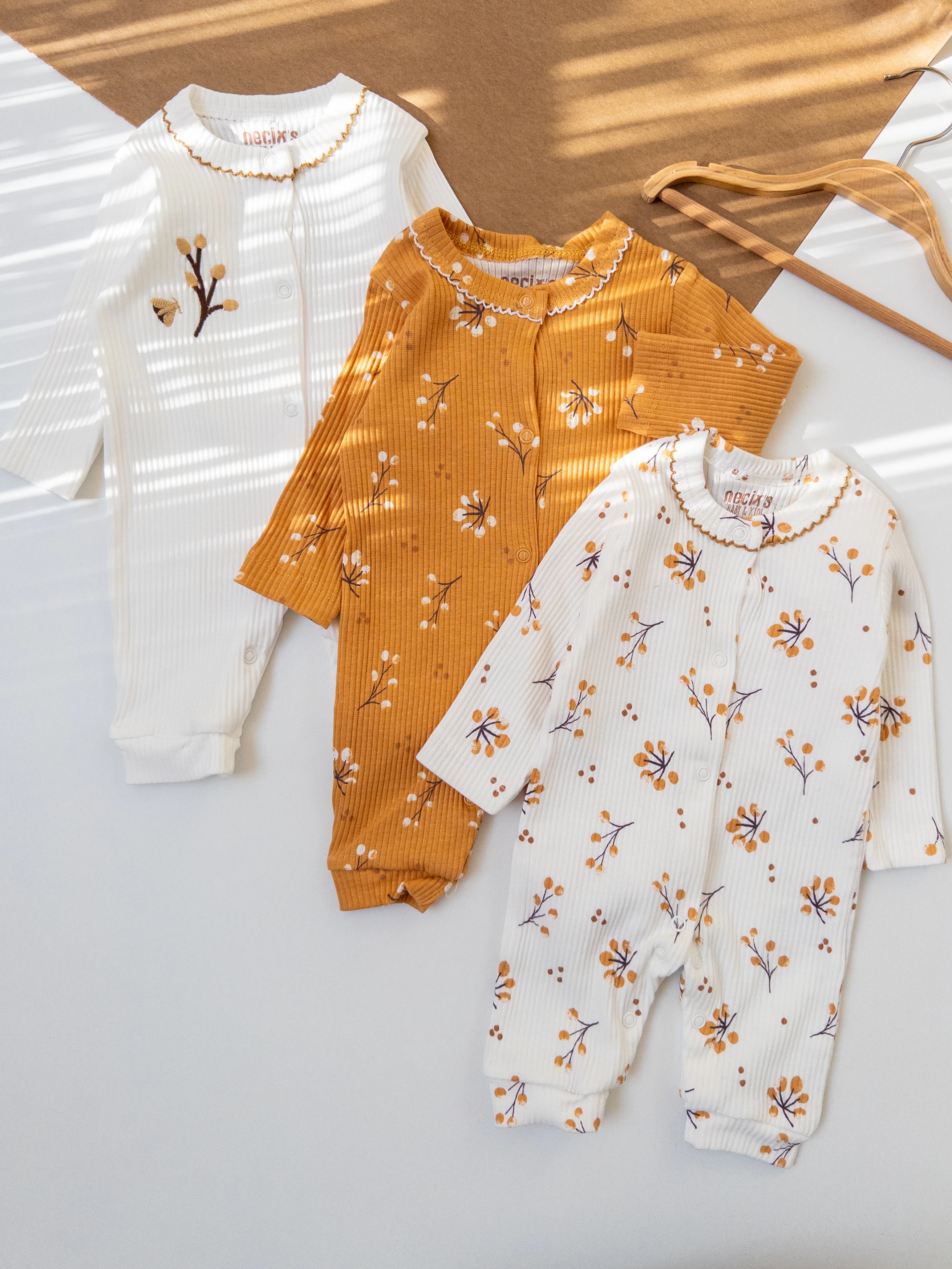 Kız Bebek Fitilli Çıtçıtlı  Dal Desenli 3Lü Tulum Set