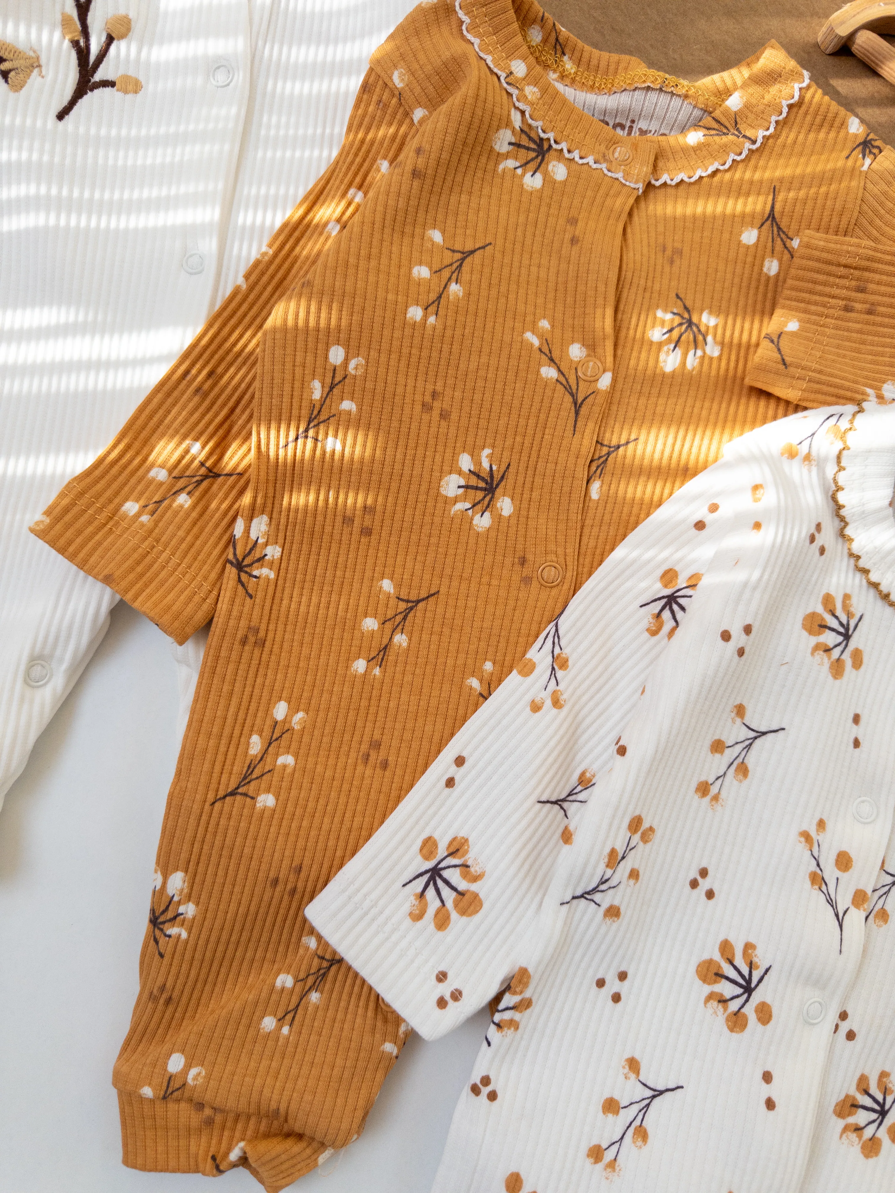 Kız Bebek Fitilli Çıtçıtlı  Dal Desenli 3Lü Tulum Set