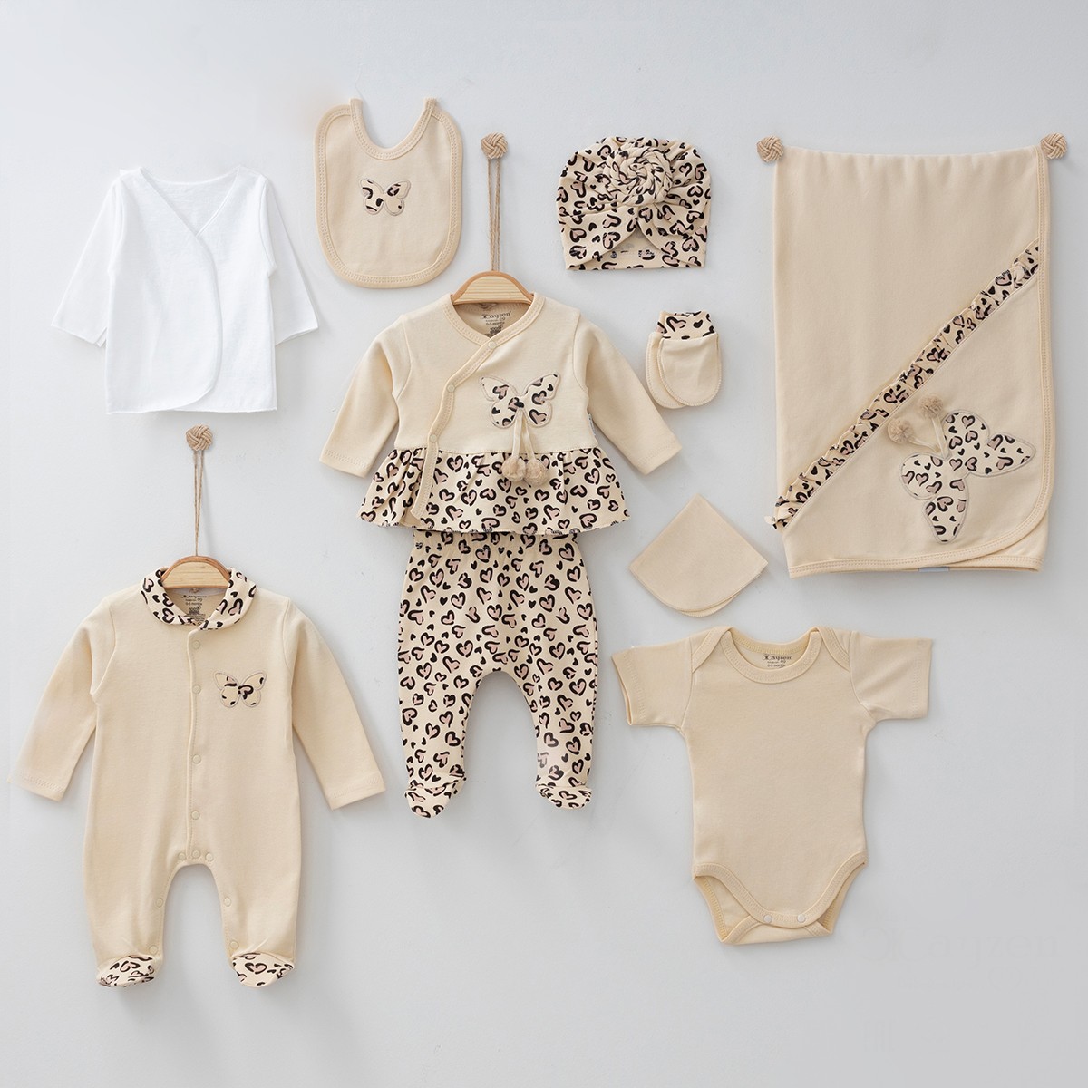 Kız Bebek Leopar Desenli 10Lu Hastane Çıkışı Set - bej