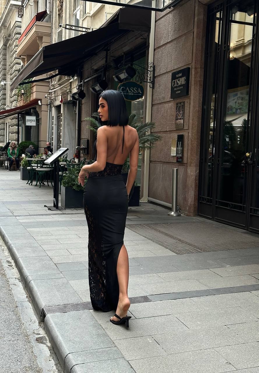 Göğüs Astarlı Yırtmaçlı Agraf Detaylı Maxi Boy Elbise