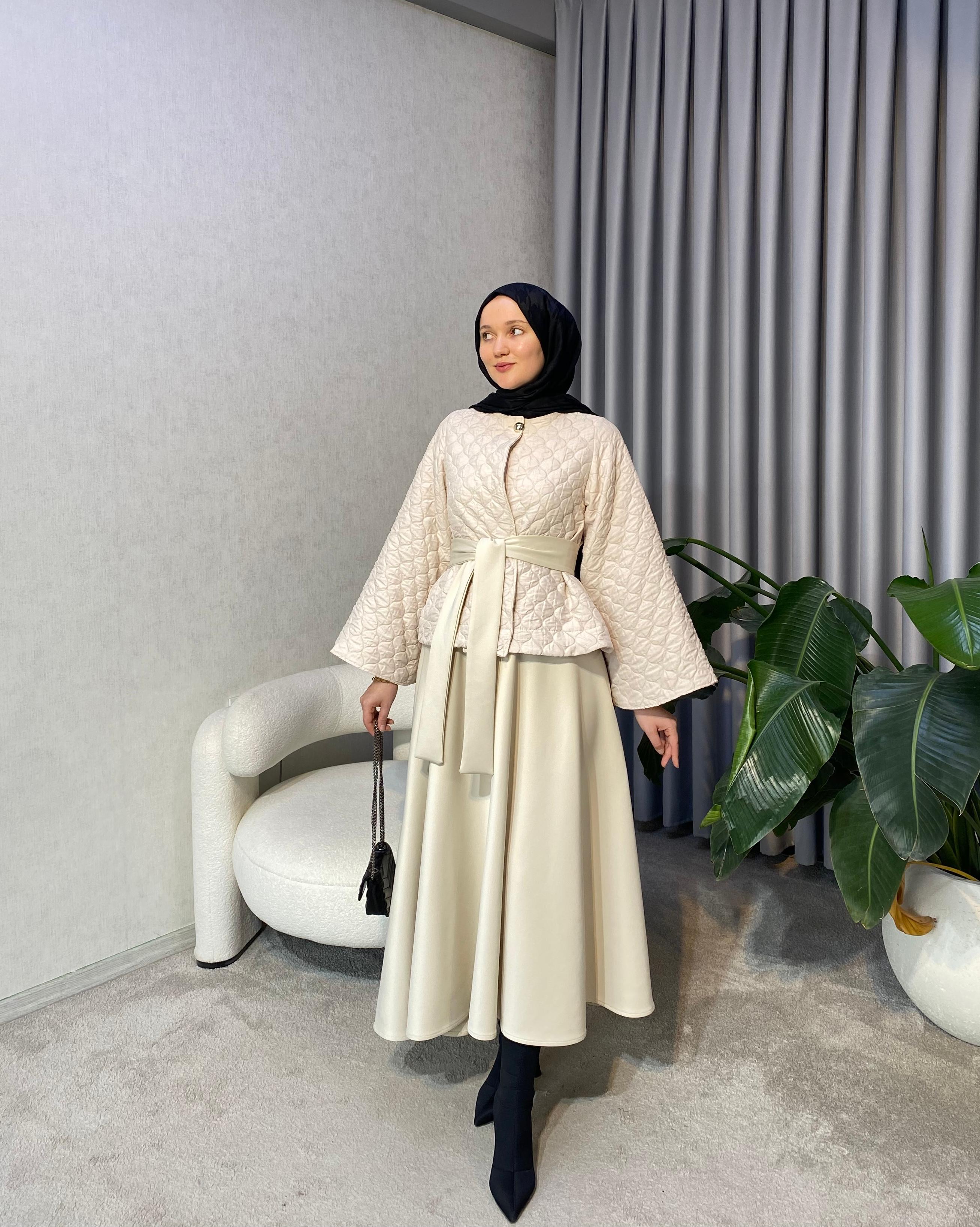 Kapitone Etekli Takım - Taş