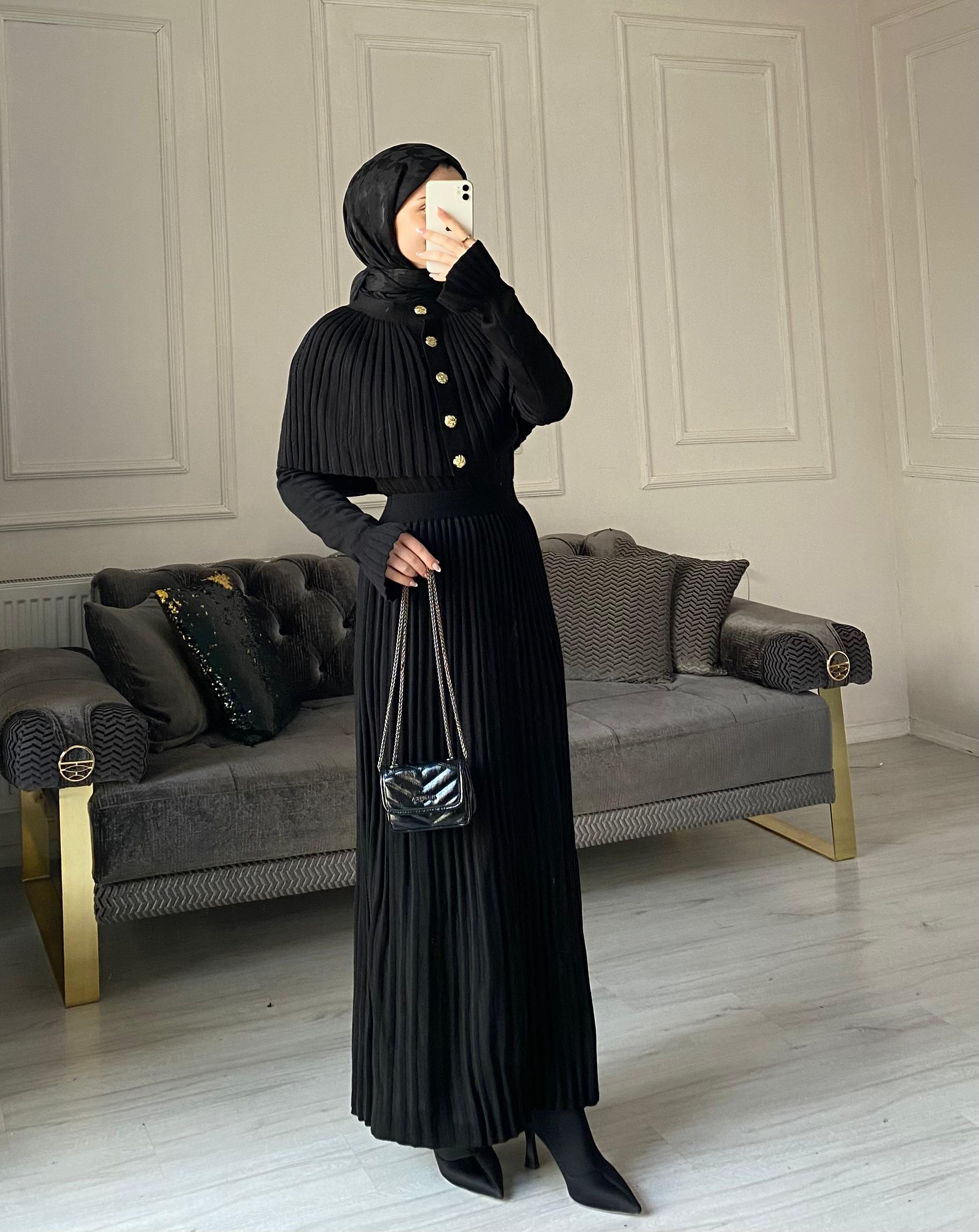 Seyran Kelebek Piliseli Elbise - Siyah