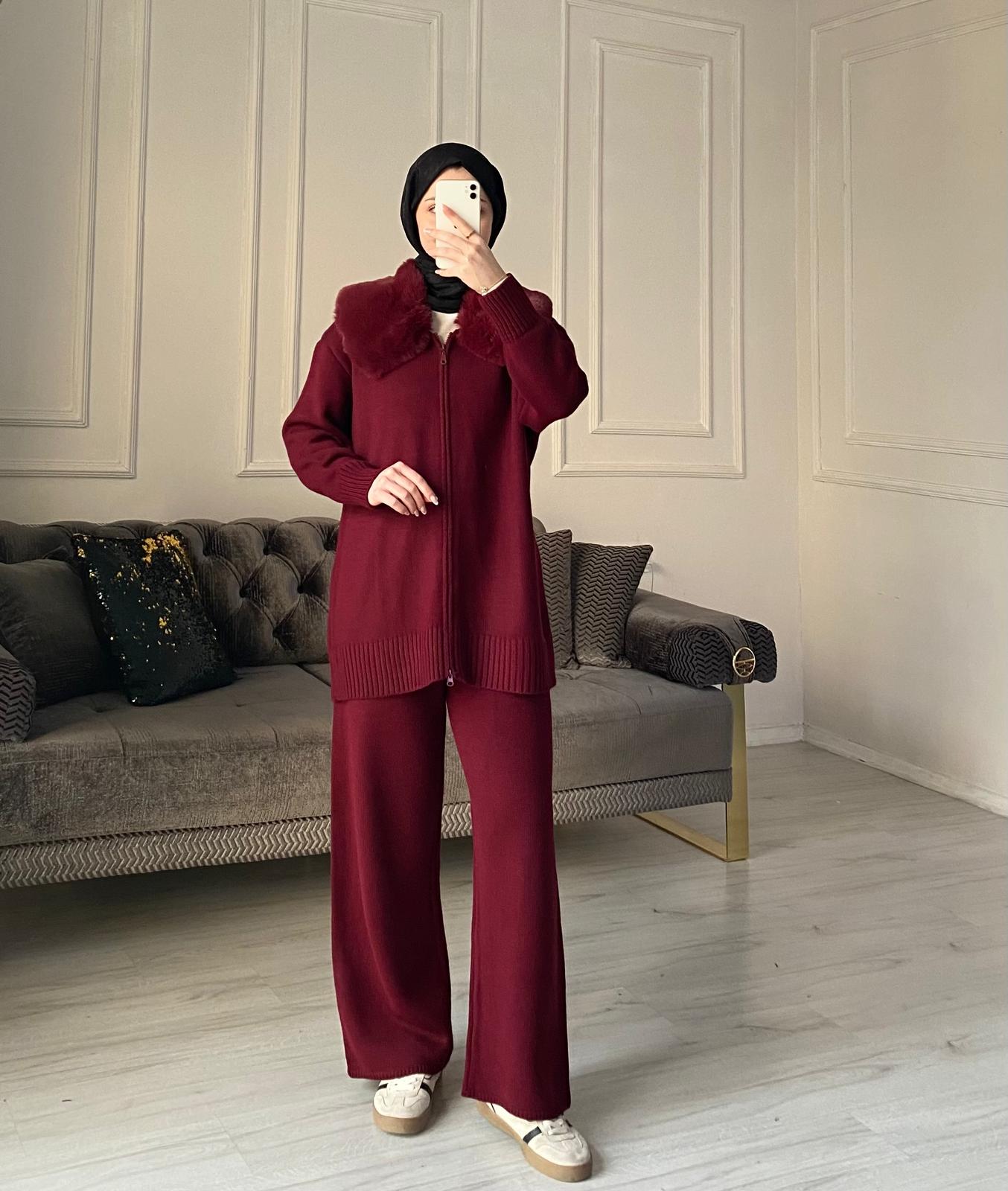 Emma Yakası Kürklü Triko Takım - Bordo