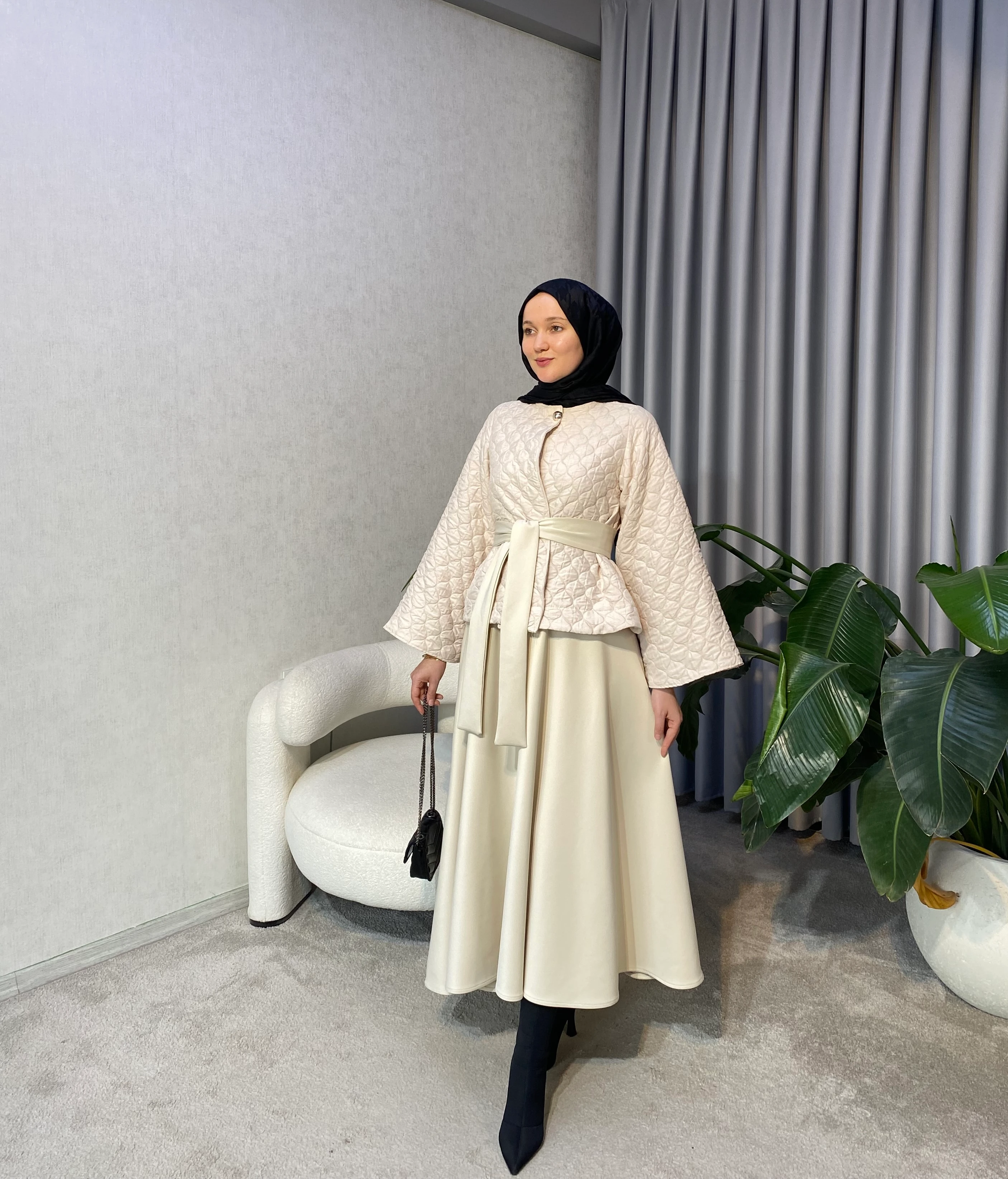 Kapitone Etekli Takım - Taş