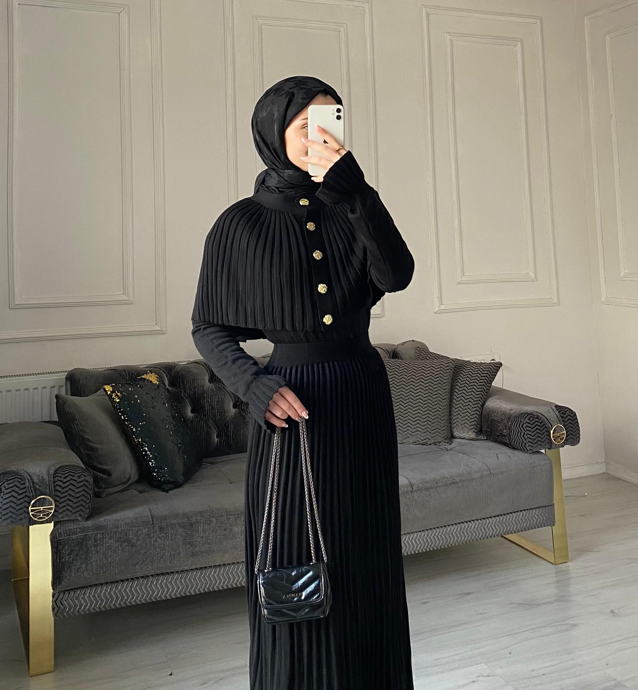 Seyran Kelebek Piliseli Elbise - Siyah