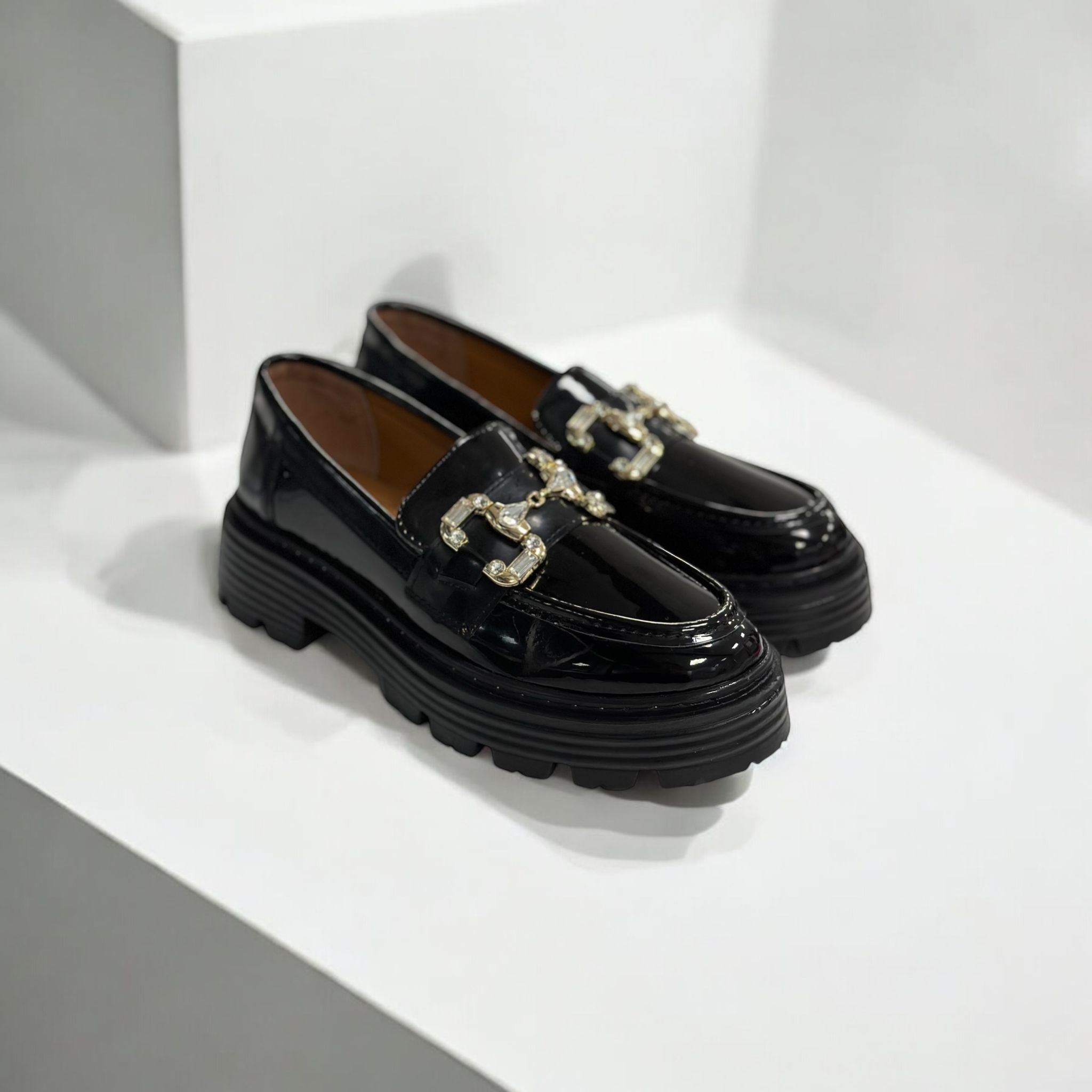 Loafer Taşlı Zincir Detaylı Siyah Kadın Casual Ayakkabı