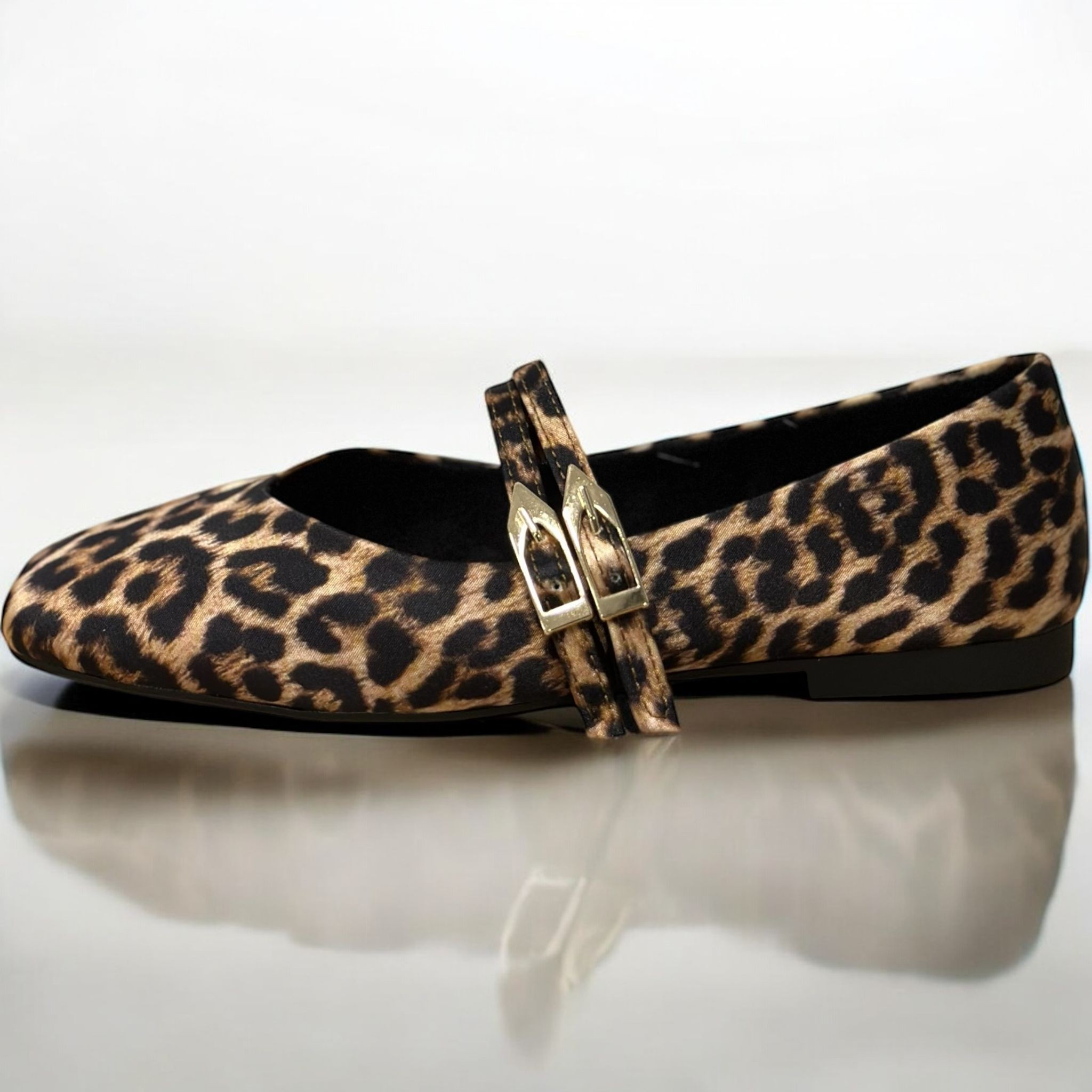 Comfort Koyu Leopar Desen Saten Küt Burun Kemer Detaylı Kadın Babet