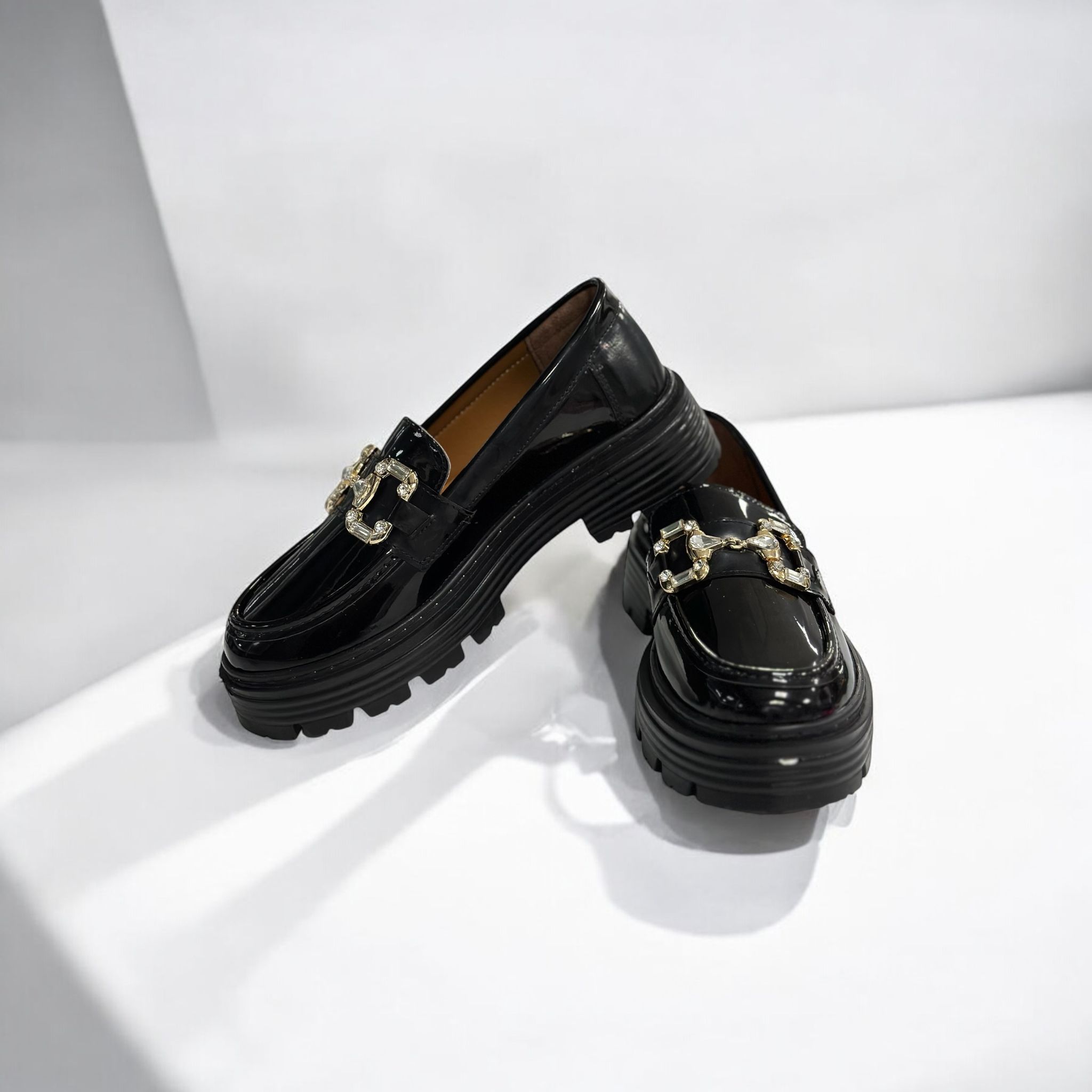 Loafer Taşlı Zincir Detaylı Siyah Kadın Casual Ayakkabı