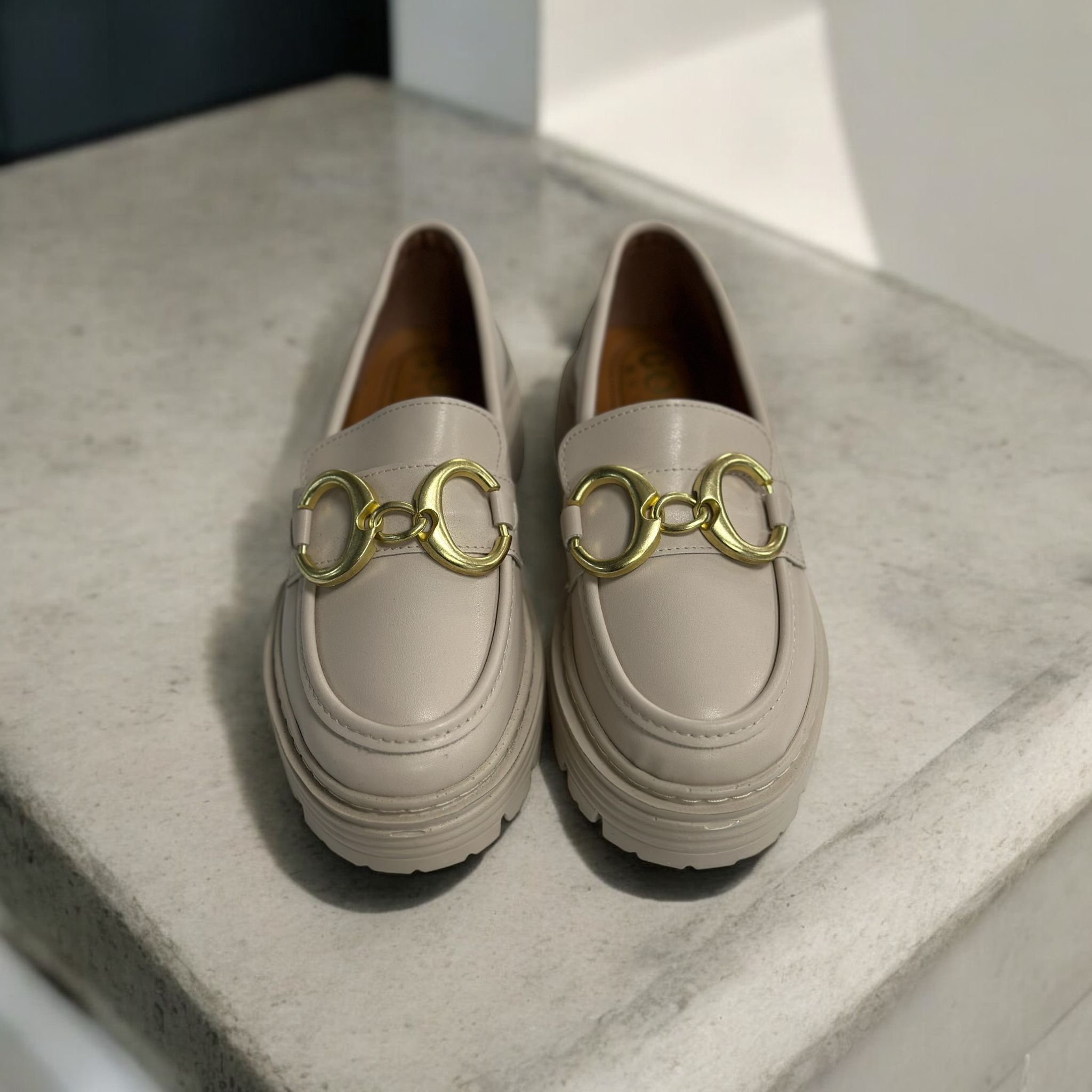 Loafer Gold Zincir Detaylı Krem Kadın Casual Ayakkabı