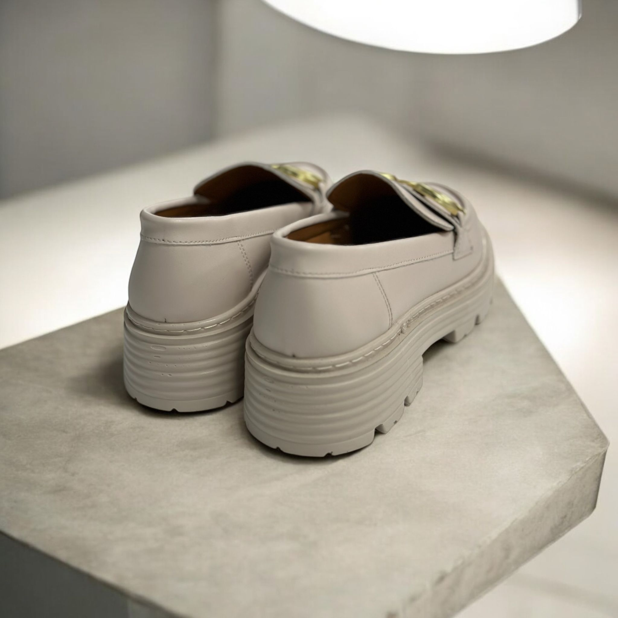 Loafer Gold Zincir Detaylı Krem Kadın Casual Ayakkabı