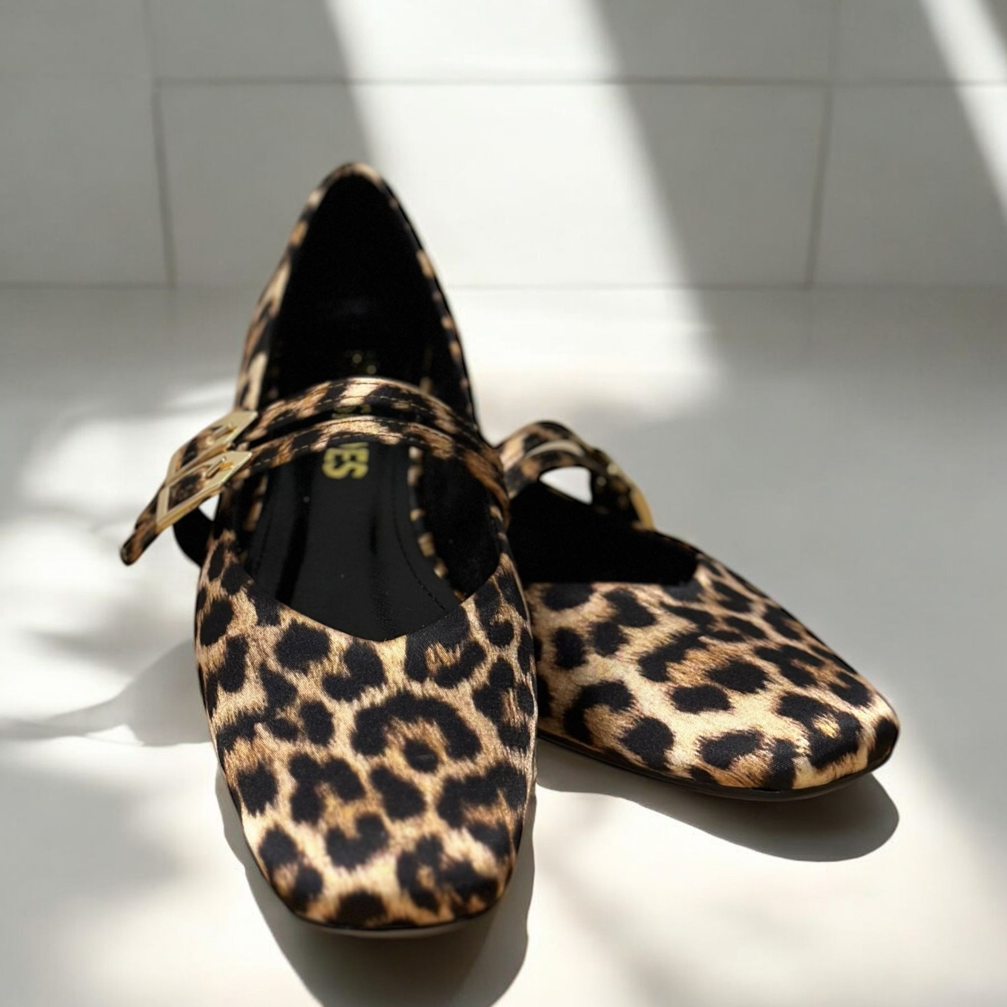 Comfort Koyu Leopar Desen Saten Küt Burun Kemer Detaylı Kadın Babet