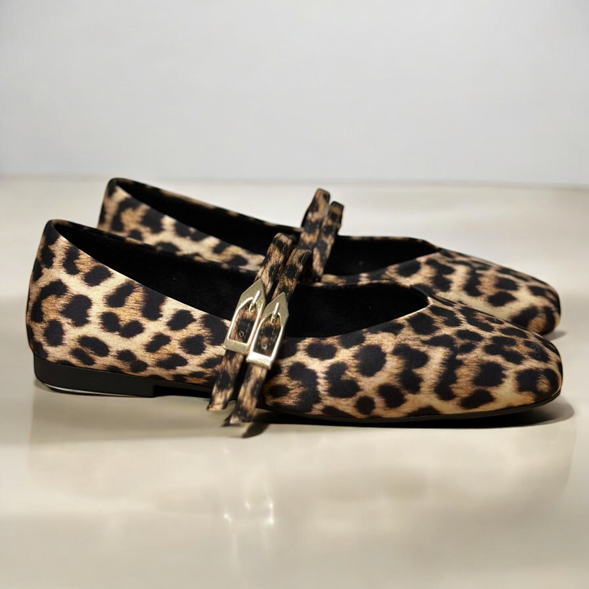Comfort Koyu Leopar Desen Saten Küt Burun Kemer Detaylı Kadın Babet