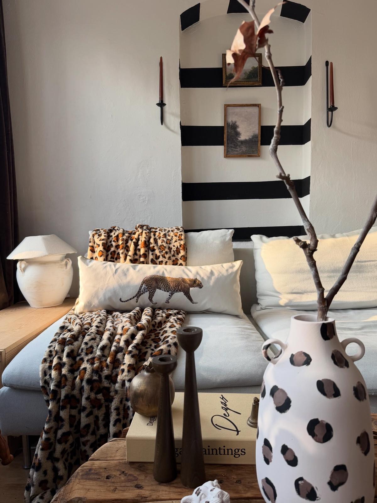 Leopar Desenli Büyük Vazo