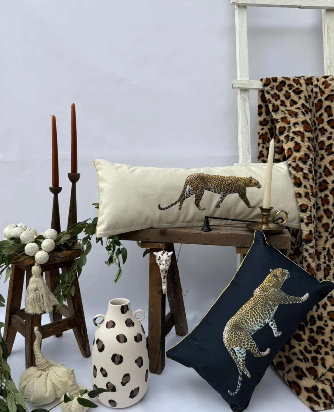 Ekru Leopar Desenli Lumbar Yastık