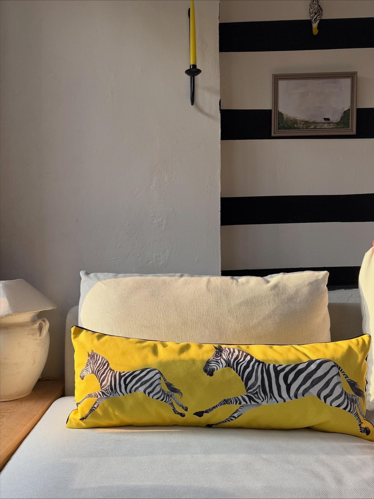 SARI ZEBRA DETAYLI LUMBAR YASTIK