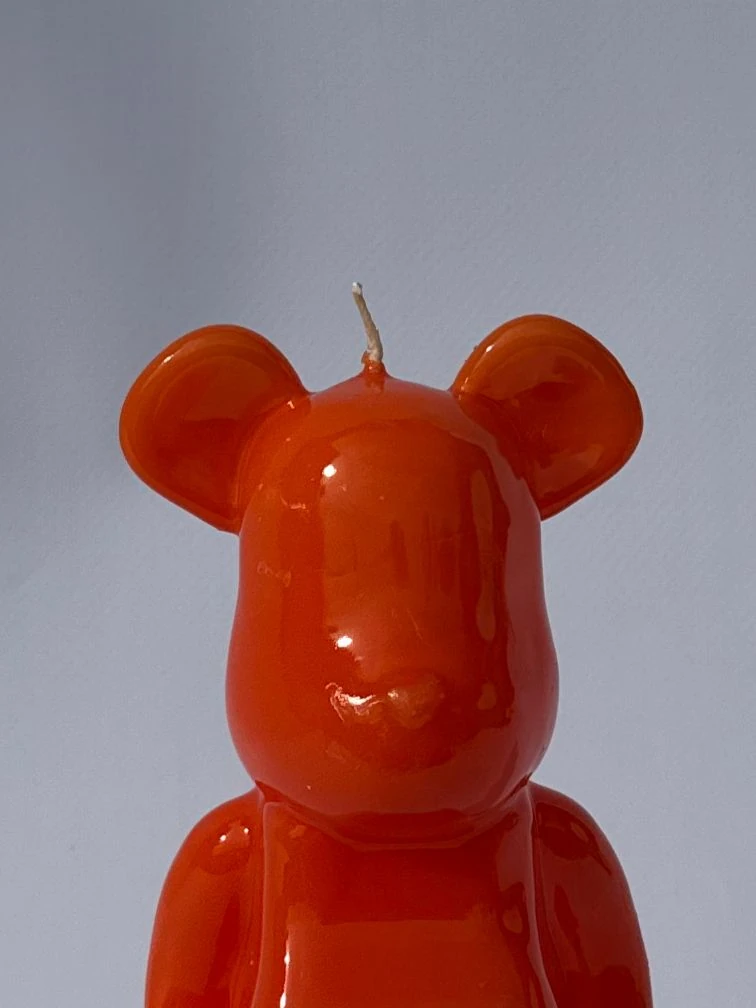 Modern turuncu ayıcık mum 