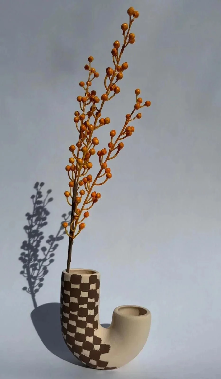 Yarı U şeklinde Kahverengi Çakıl Vazo 