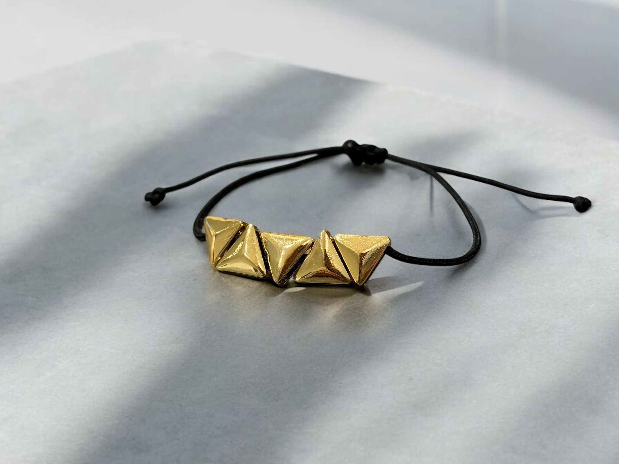 Triangle Bileklik