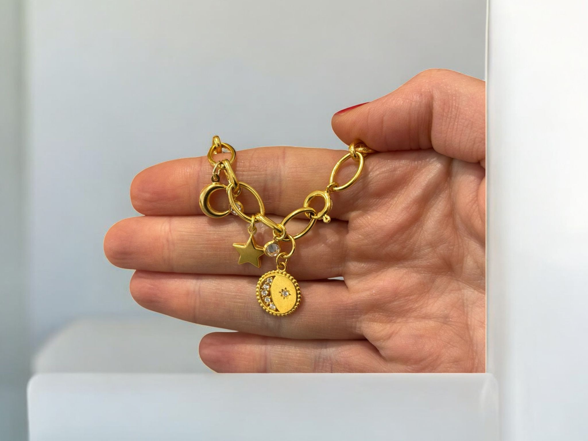Hale Charm Kolye