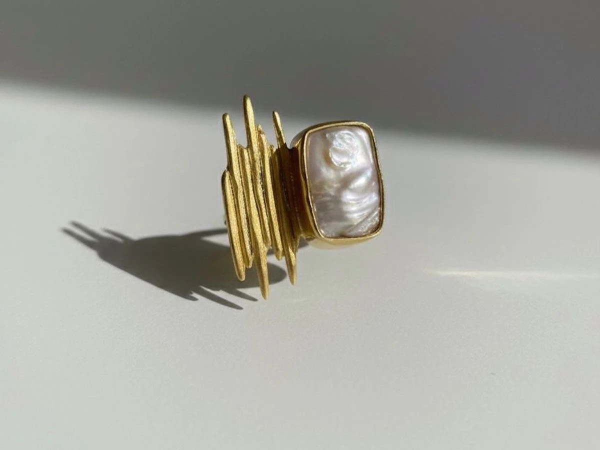 İnci Yatay Kristal Yüzük