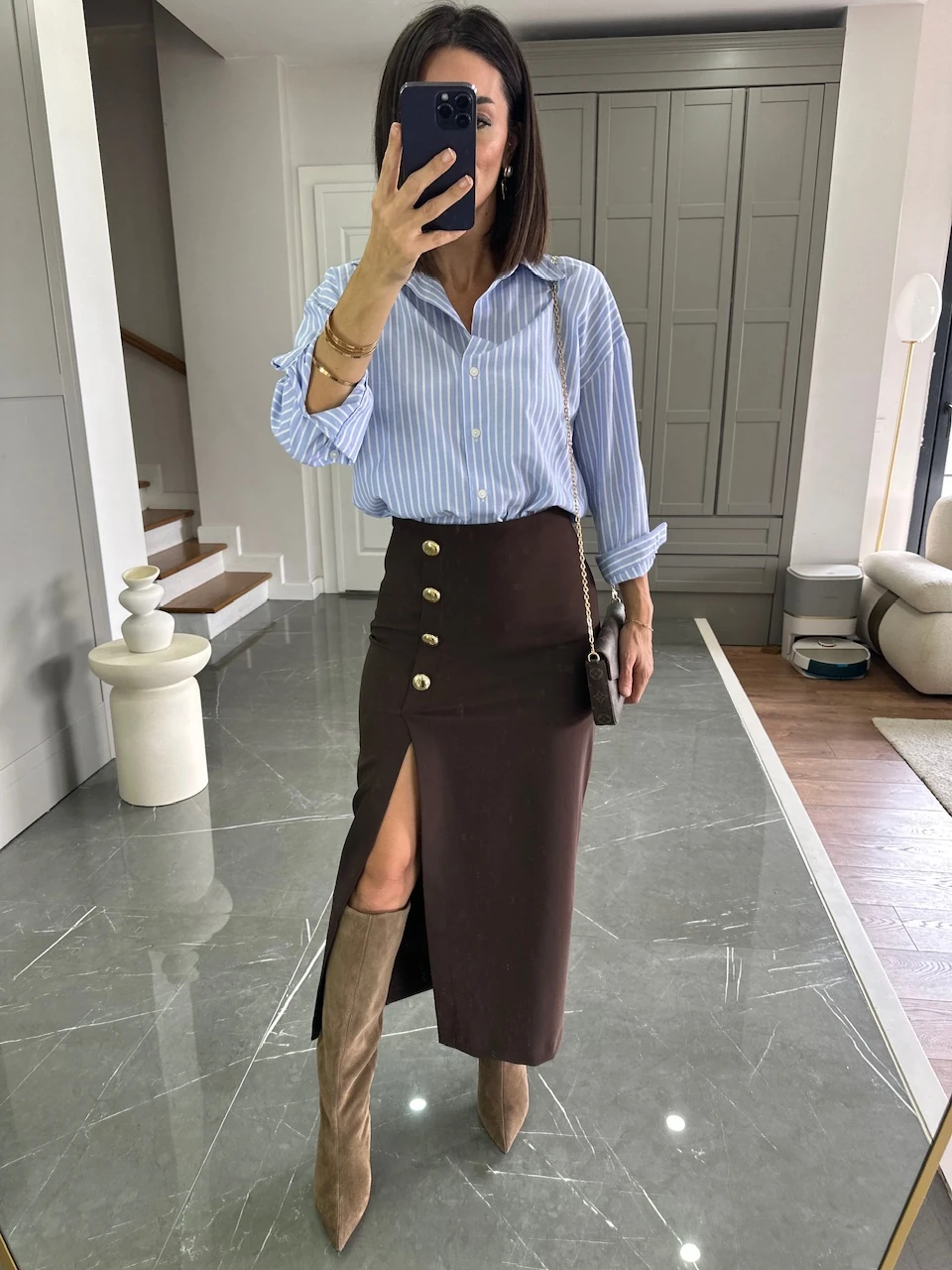 Gold Düğmeli Yandan Yırtmaçlı Etek