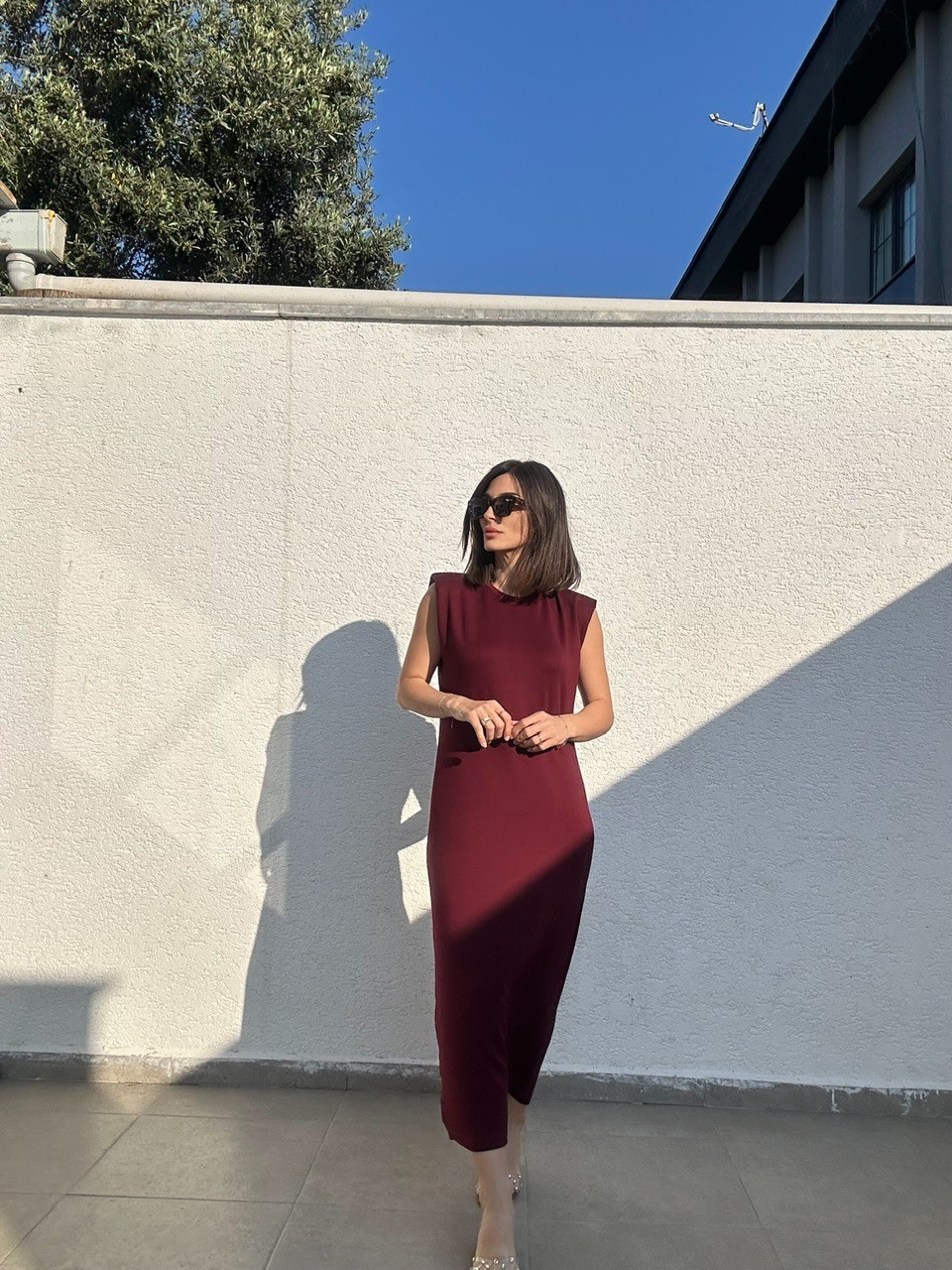 Vatkalı Sıfır Kol Elbise