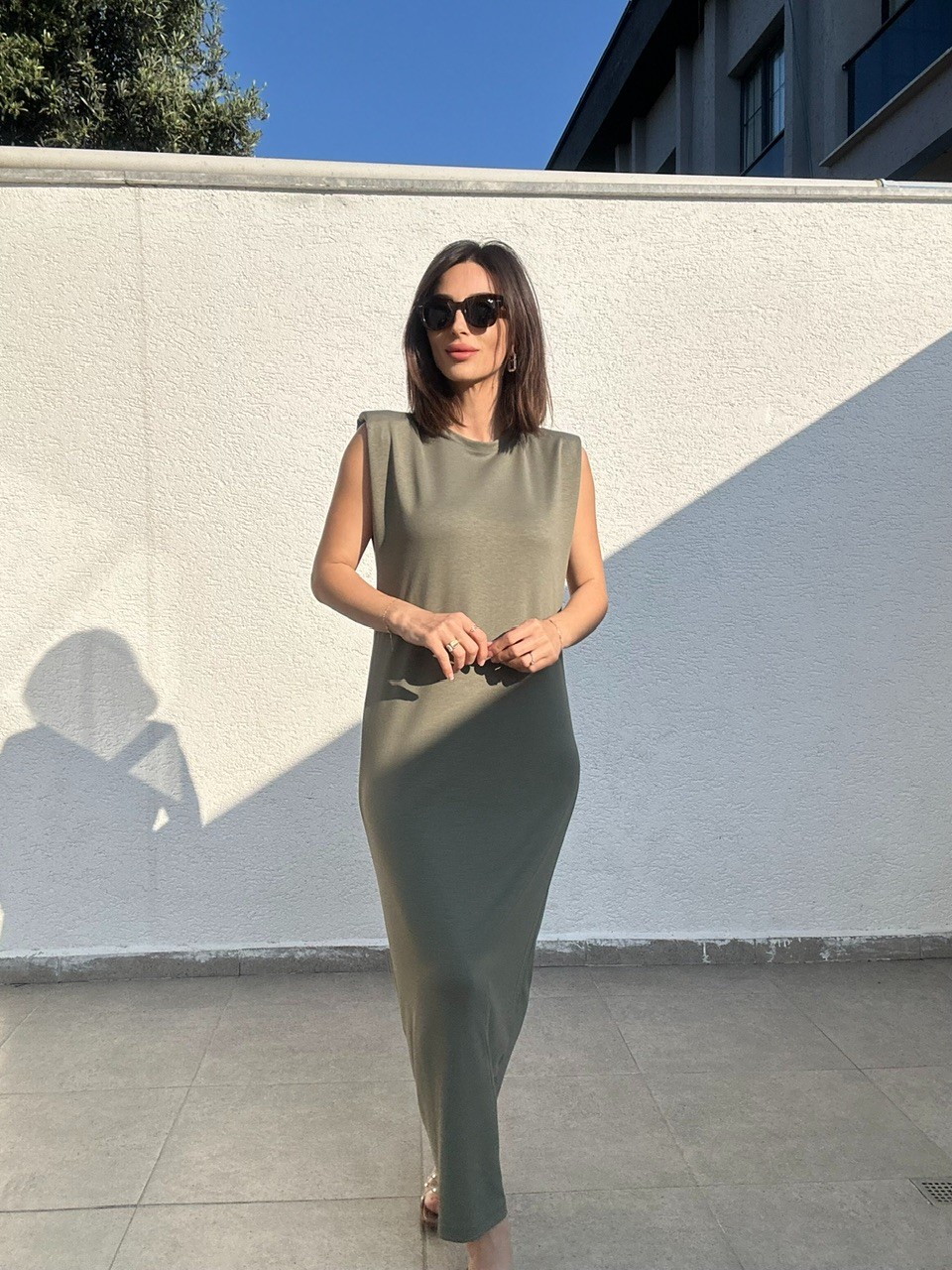 Vatkalı Sıfır Kol Elbise - Haki