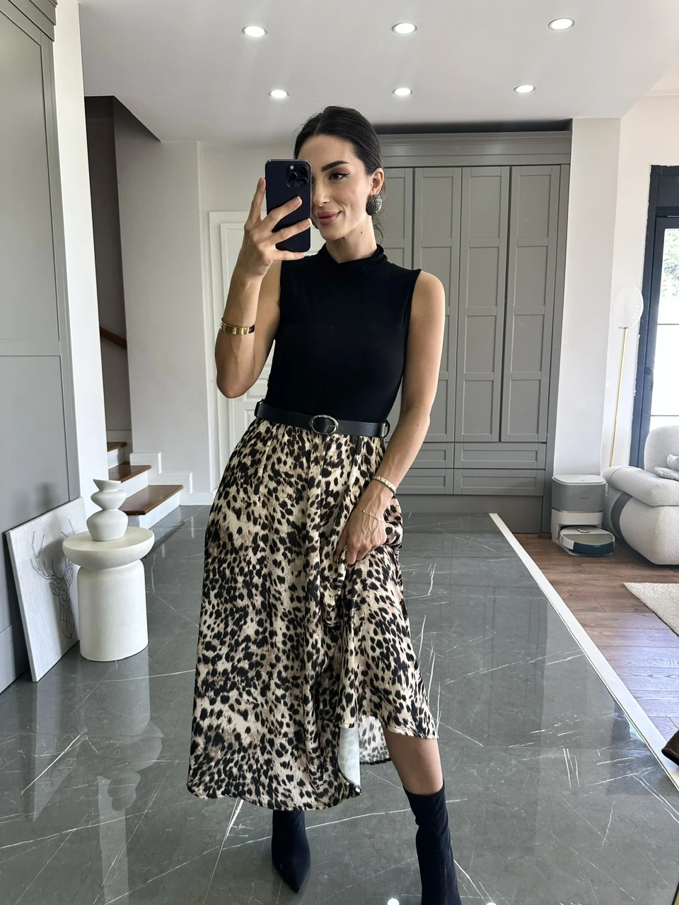 Eteği Leopar Kemerli Elbise