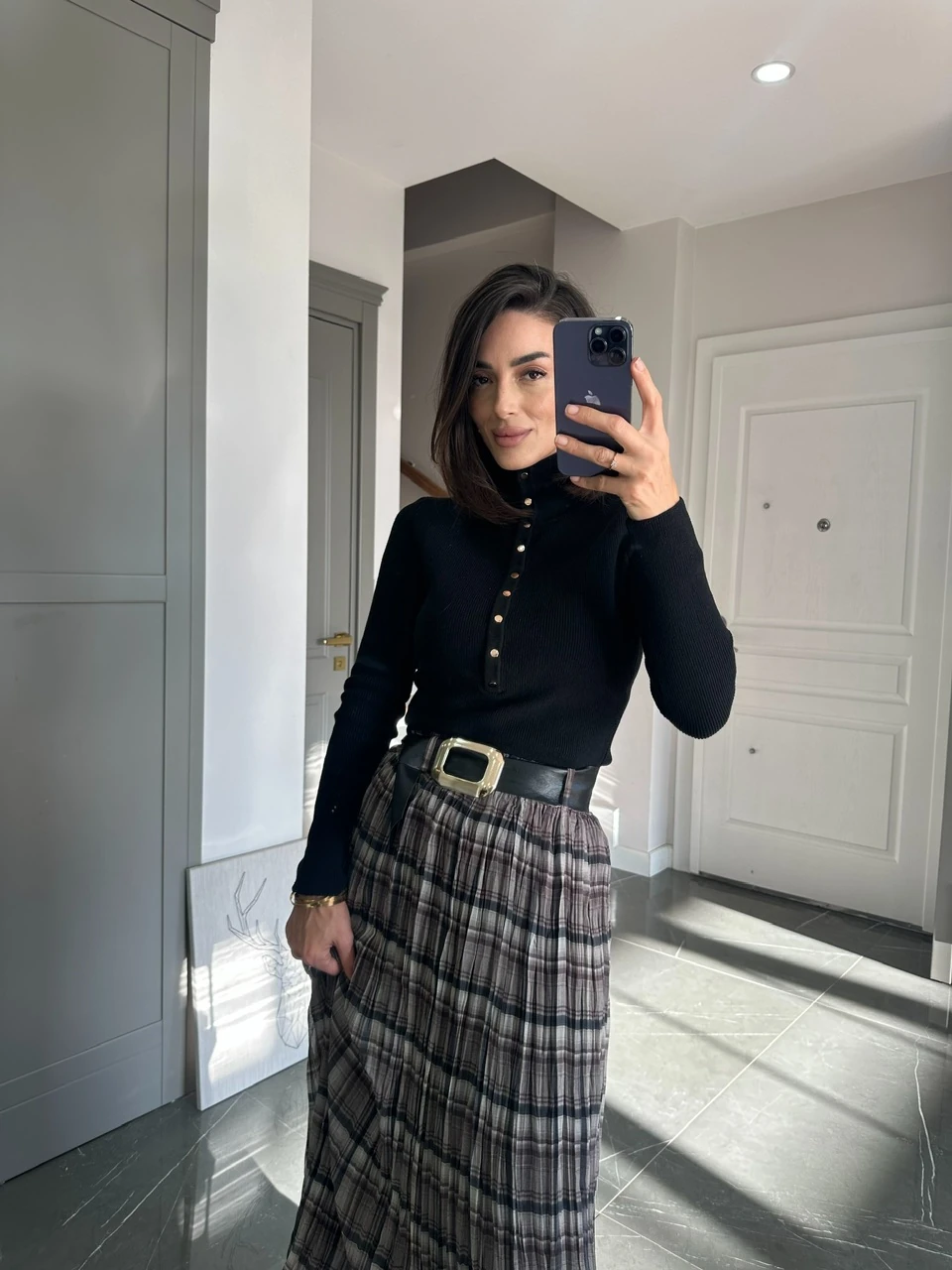 Dik Yaka Yarım Düğmeli Triko