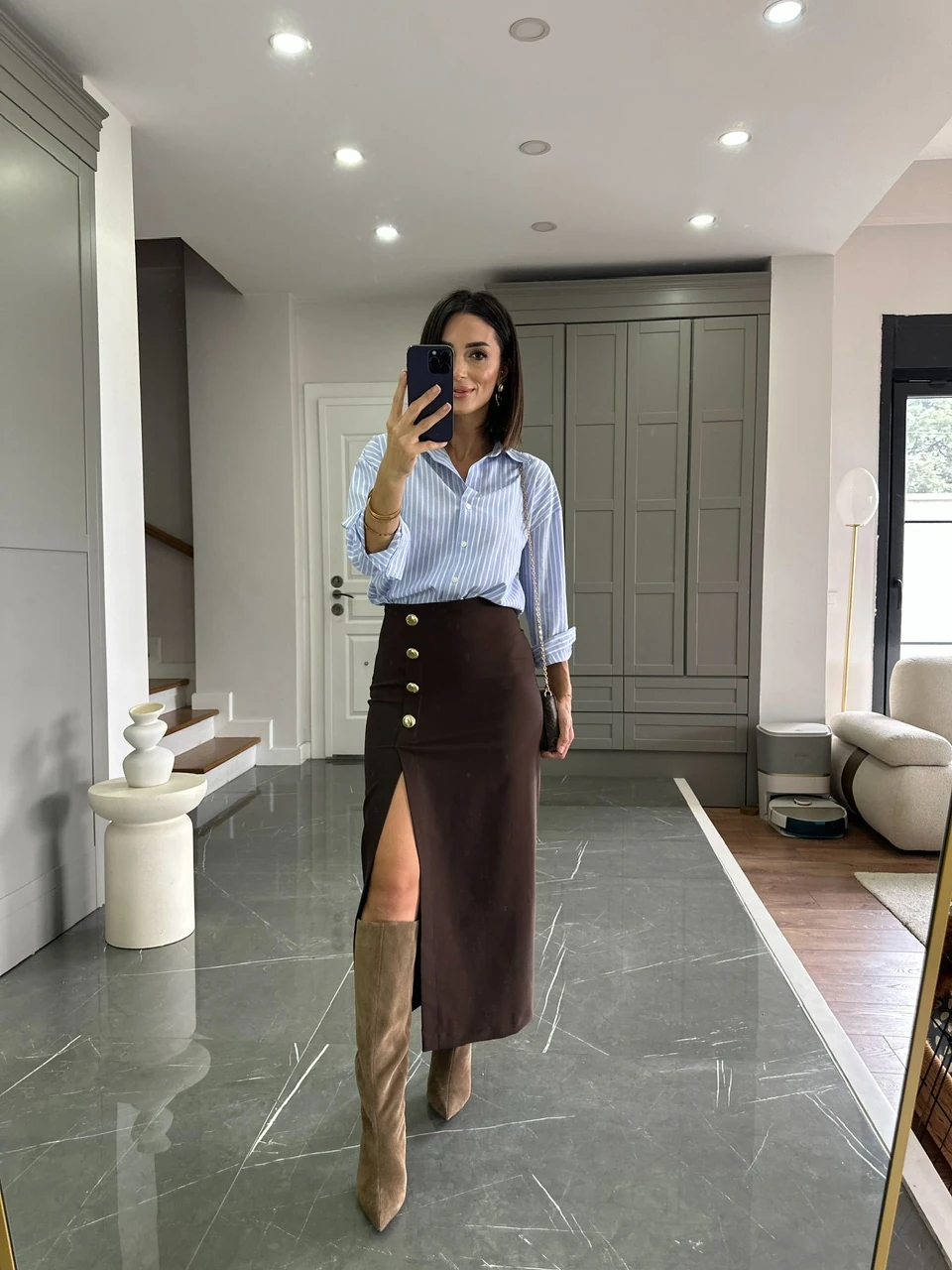 Gold Düğmeli Yandan Yırtmaçlı Etek