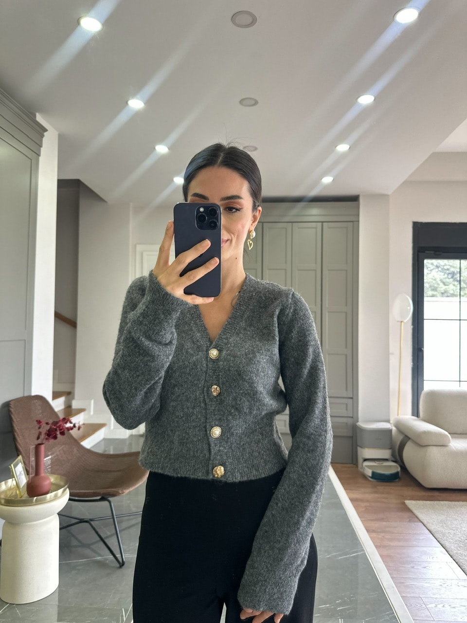Taşlı Düğme Detaylı Yumoş Hırka 