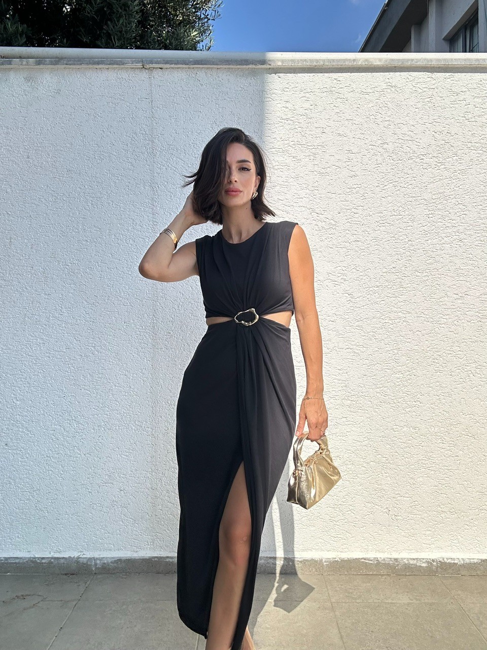 Beli Tokalı Dekolteli Elbise - Siyah