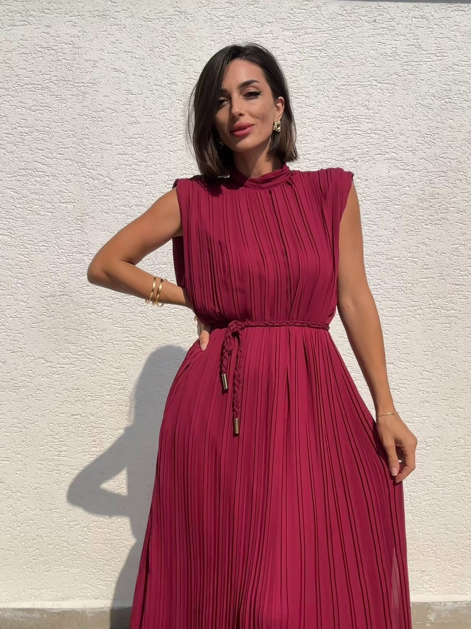 Piliseli Yandan Yırtmaçlı Elbise - Bordo