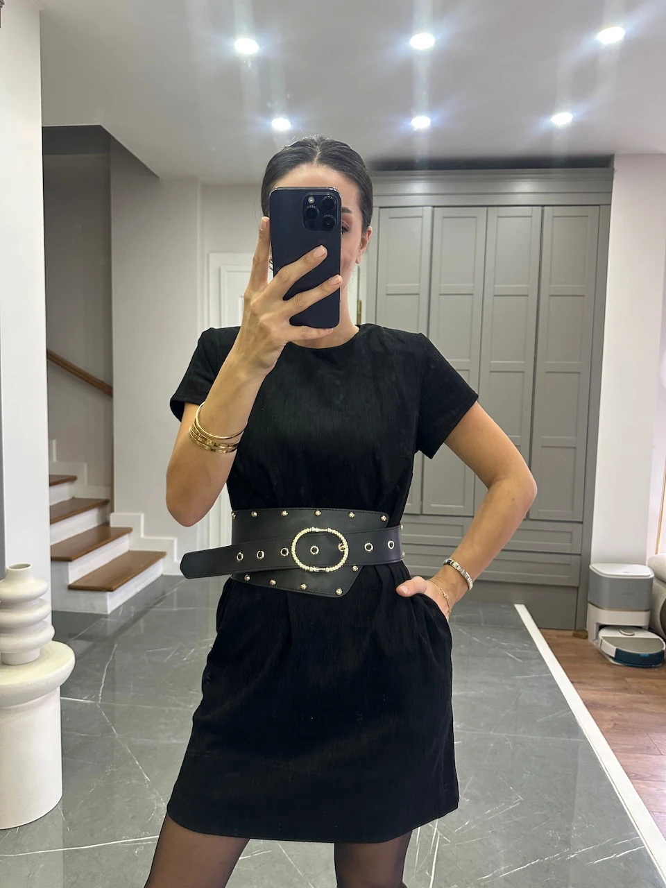 Kemerli Kadife Kısa Elbise 