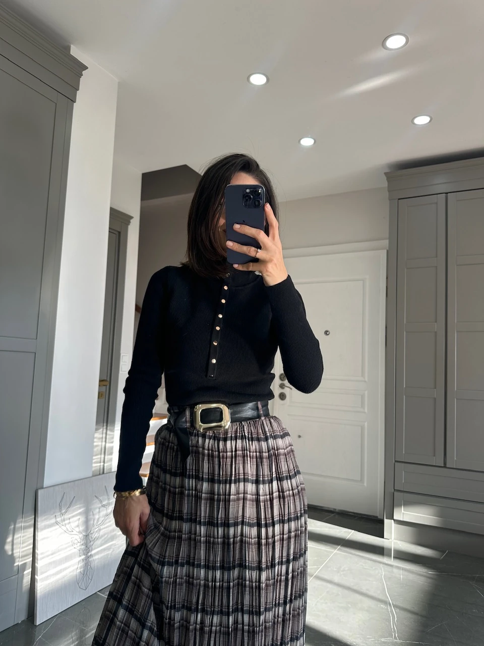 Dik Yaka Yarım Düğmeli Triko