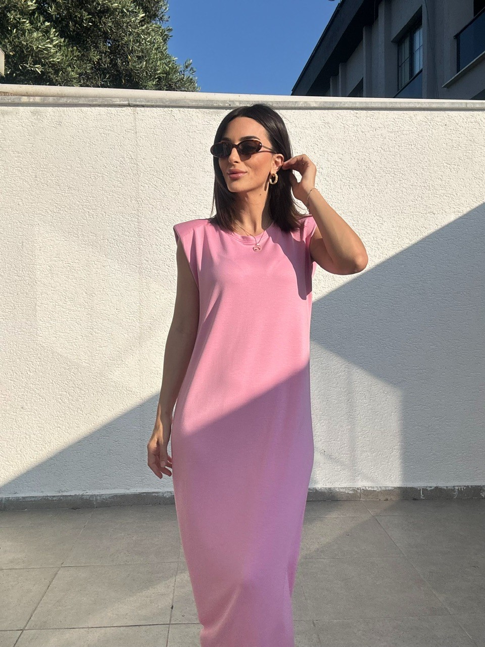 Vatkalı Sıfır Kol Elbise - Toz Pembe
