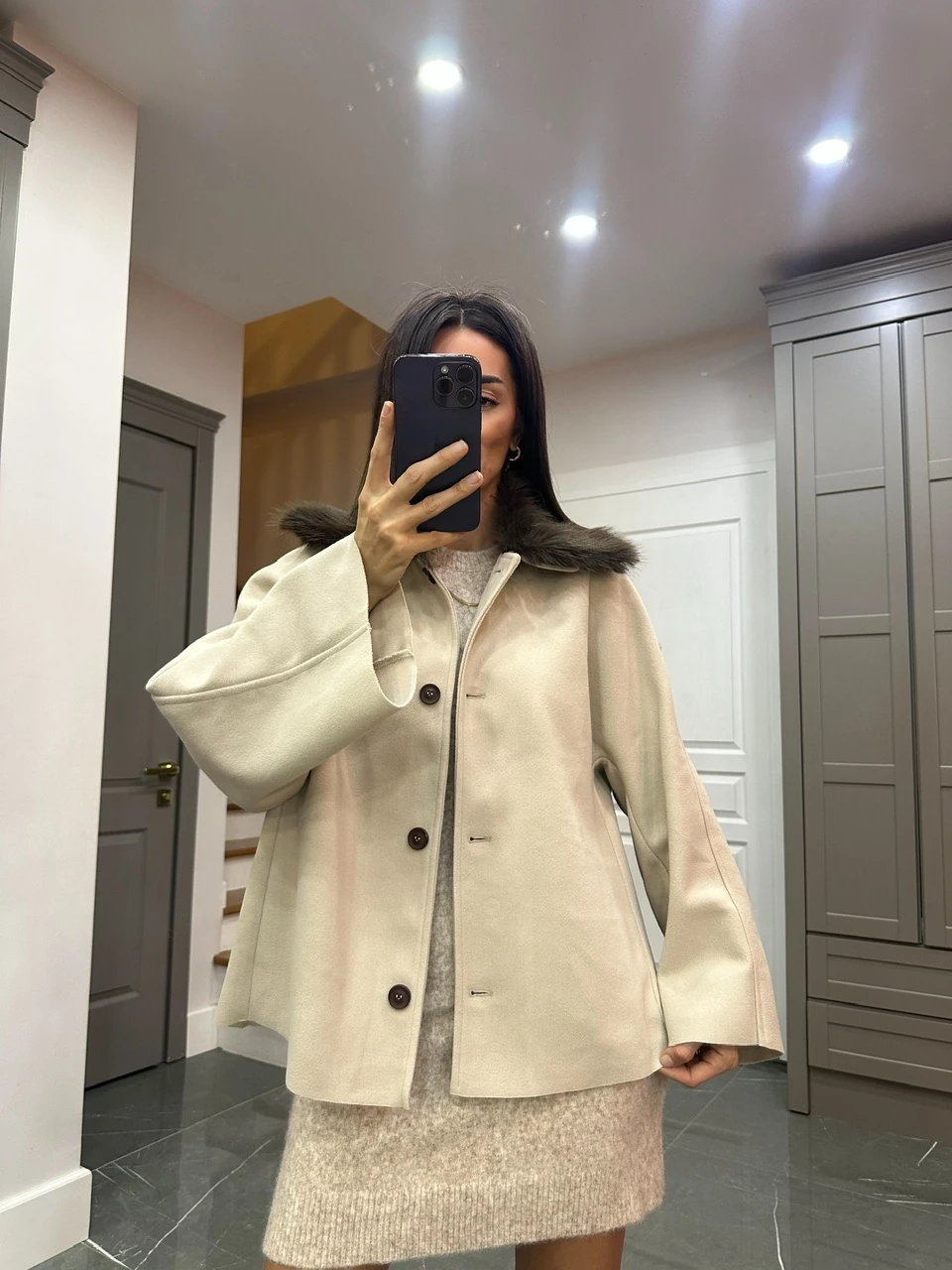 Zr Model Yakası Kürklü Ceket  - Bej