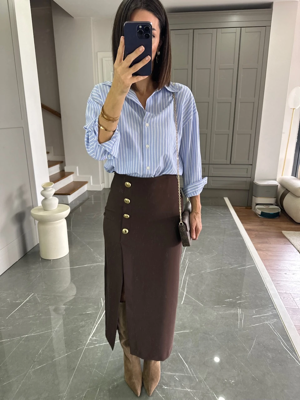 Gold Düğmeli Yandan Yırtmaçlı Etek