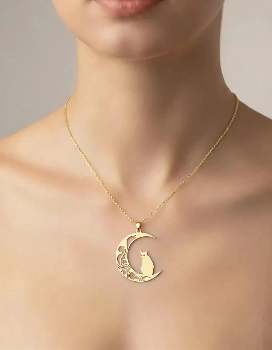 ​Hilal Fısıltısı Gümüş Kolye image