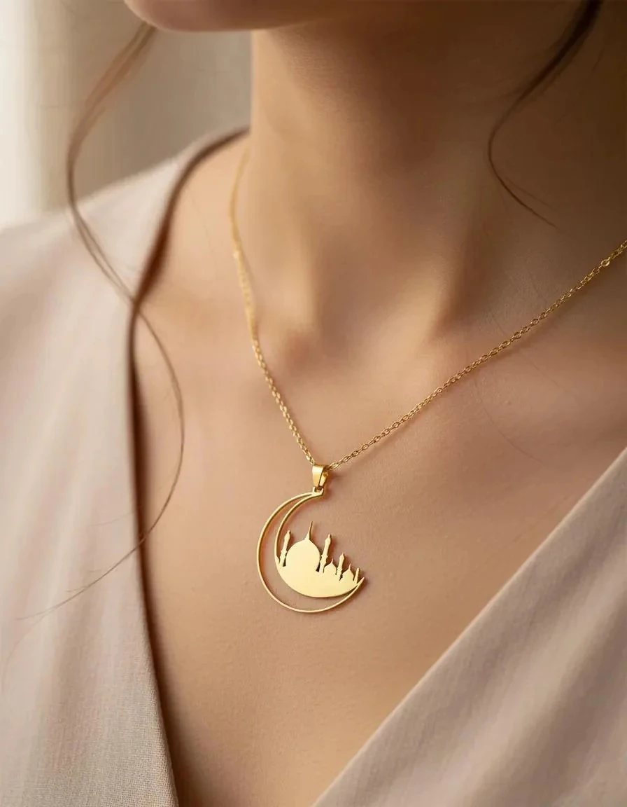 Hilal Gümüş Kolye image