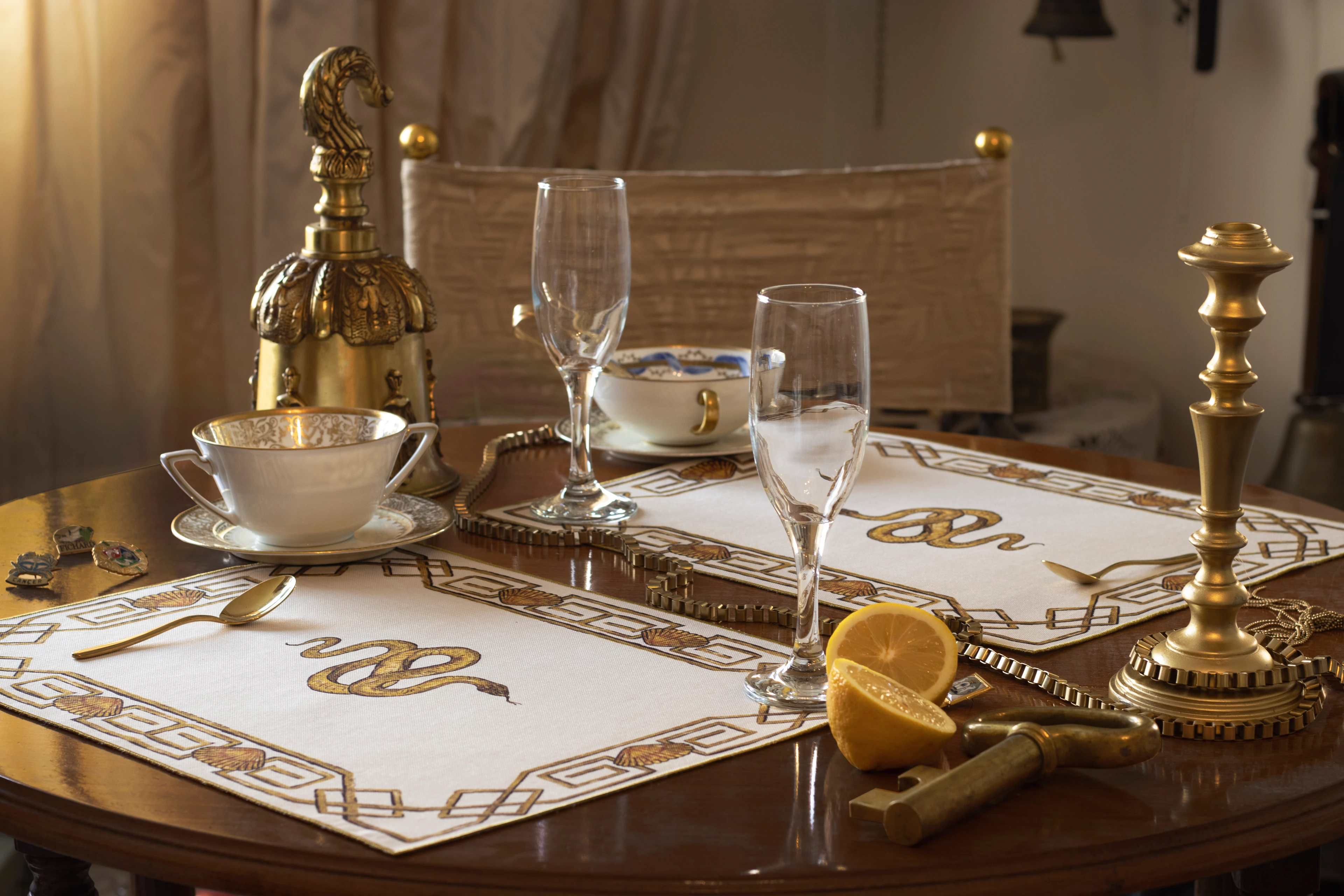 Herculaneum'un Yılanı: Gölgelerin Tanrısı Amerikan Servisi (4'lü Set)