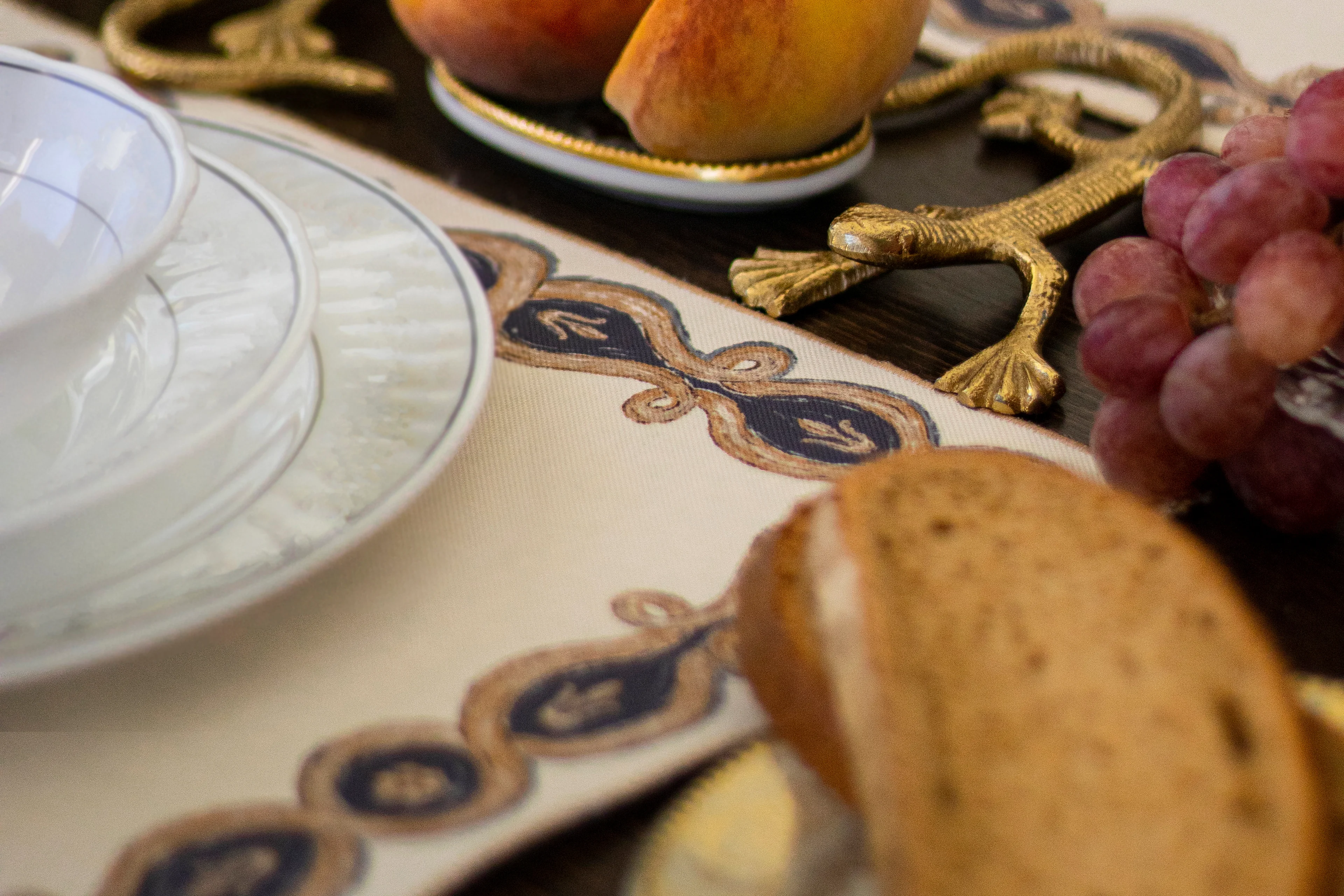 Hanife Anne'nin Yaz Sofrası Amerikan Servisi