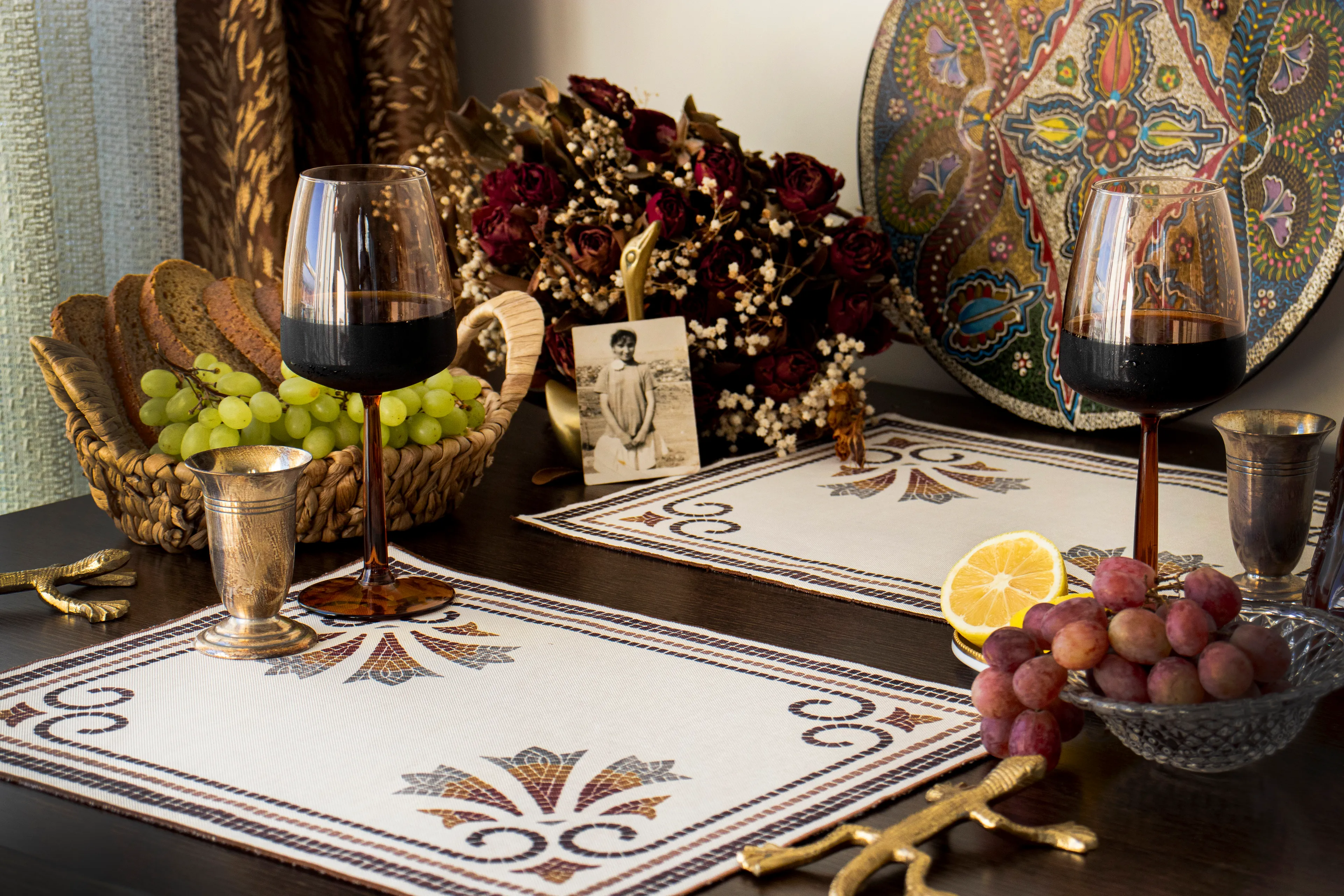 Nurten Teyze : Sessiz Duaların Sofrası Amerikan Servisi (4'lü Set)