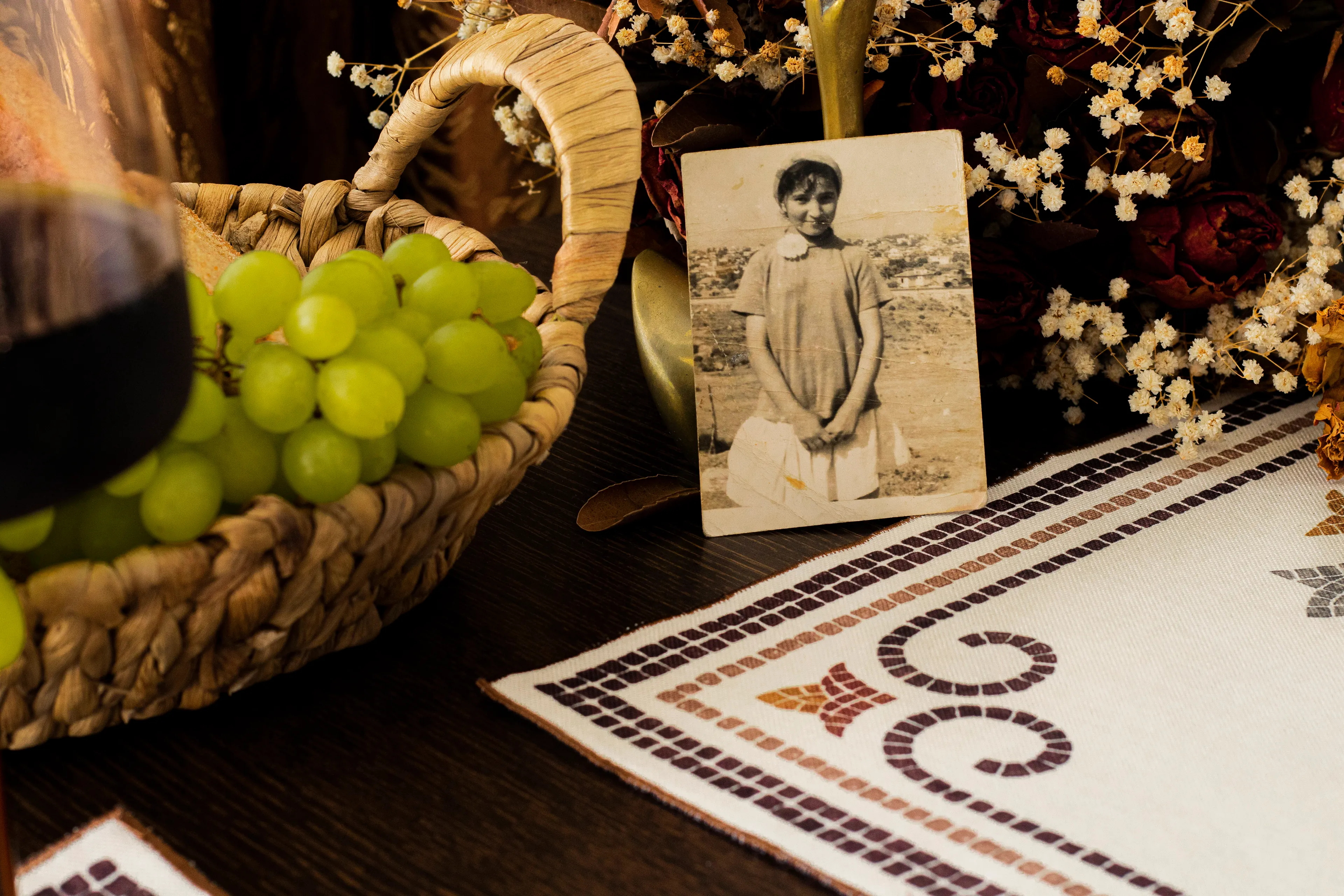 Nurten Teyze : Sessiz Duaların Sofrası Amerikan Servisi