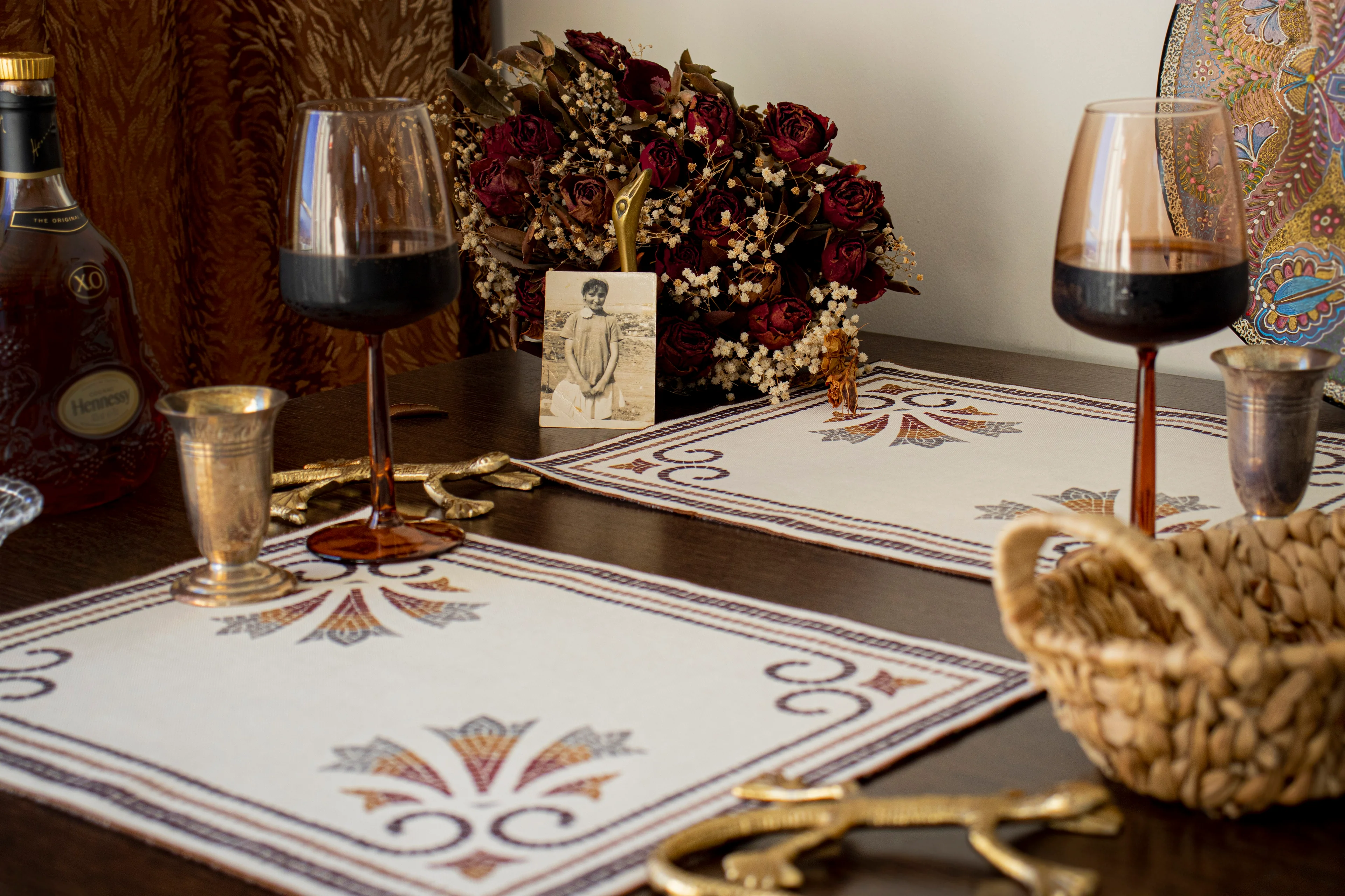 Nurten Teyze : Sessiz Duaların Sofrası Amerikan Servisi