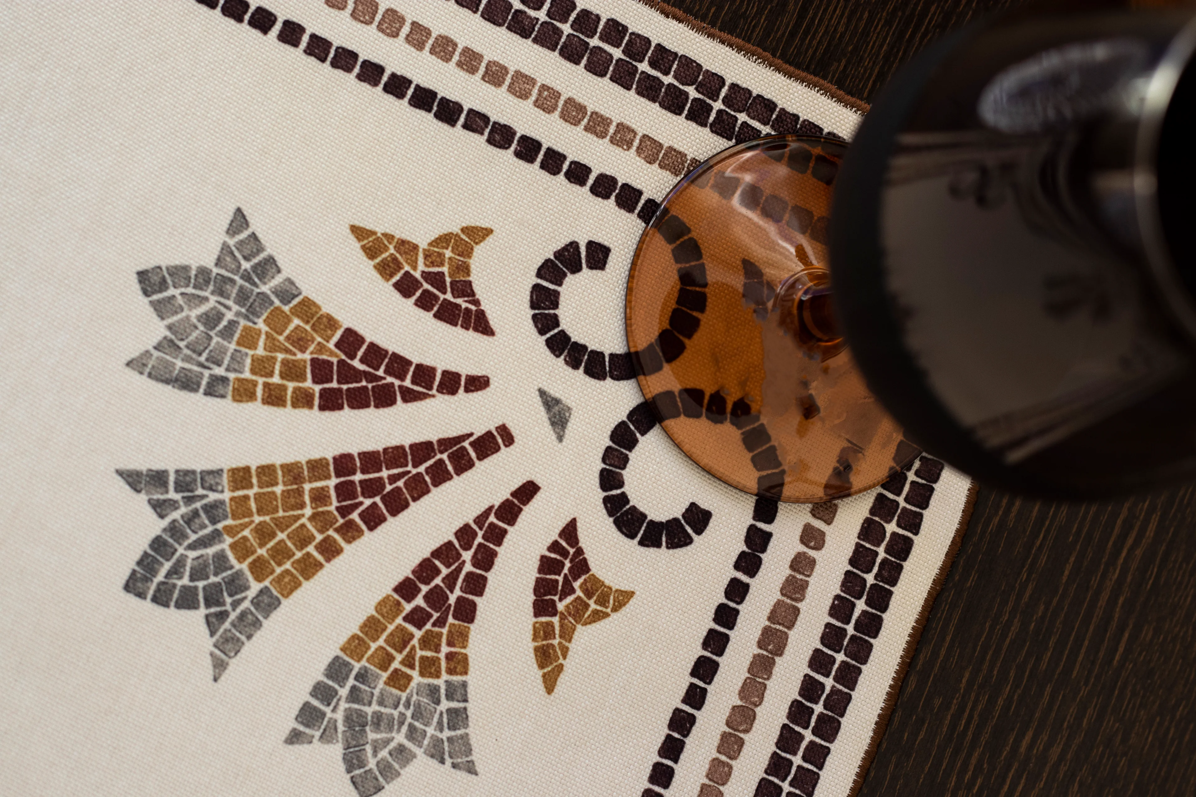 Nurten Teyze : Sessiz Duaların Sofrası Amerikan Servisi