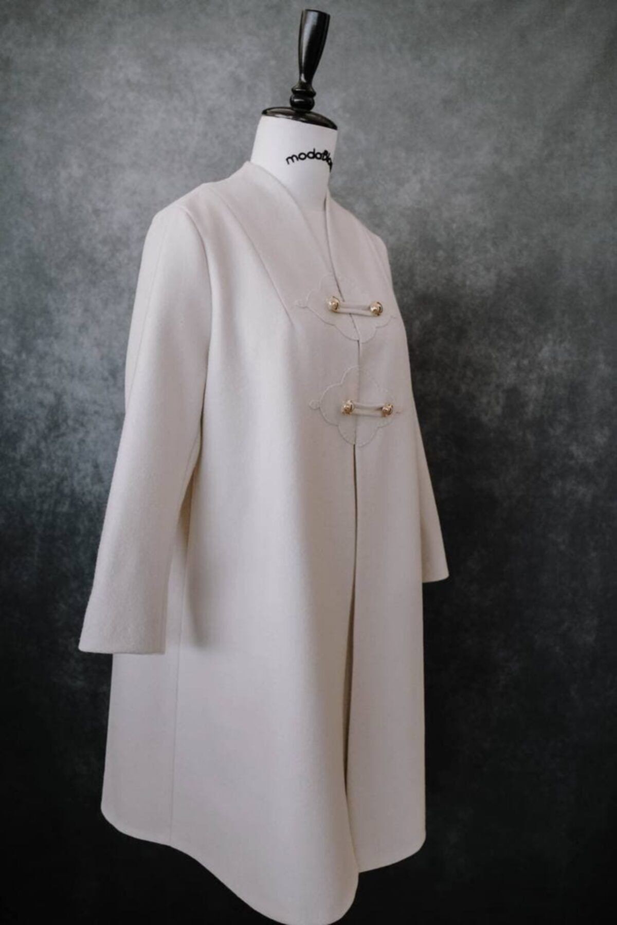 Elegant Ekru Palto