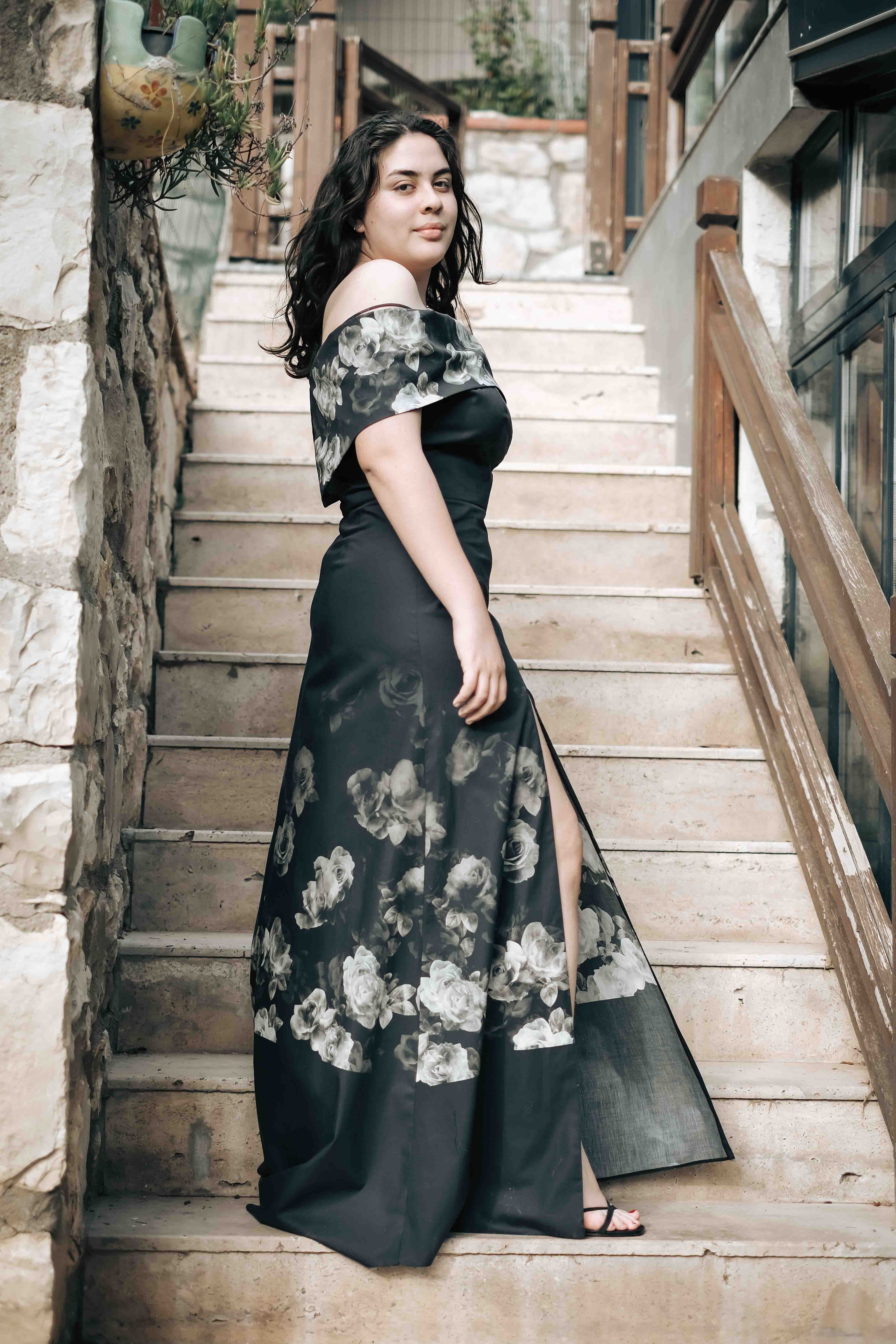 Gül Detaylı Pamuk Saten Elbise